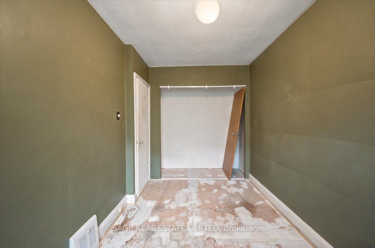 12 Khedive Avenue Property Photo 21