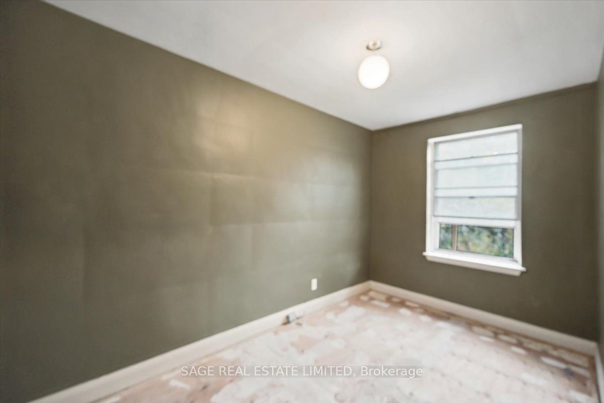 12 Khedive Avenue Property Photo 22