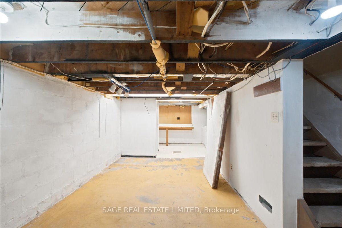 12 Khedive Avenue Property Photo 28