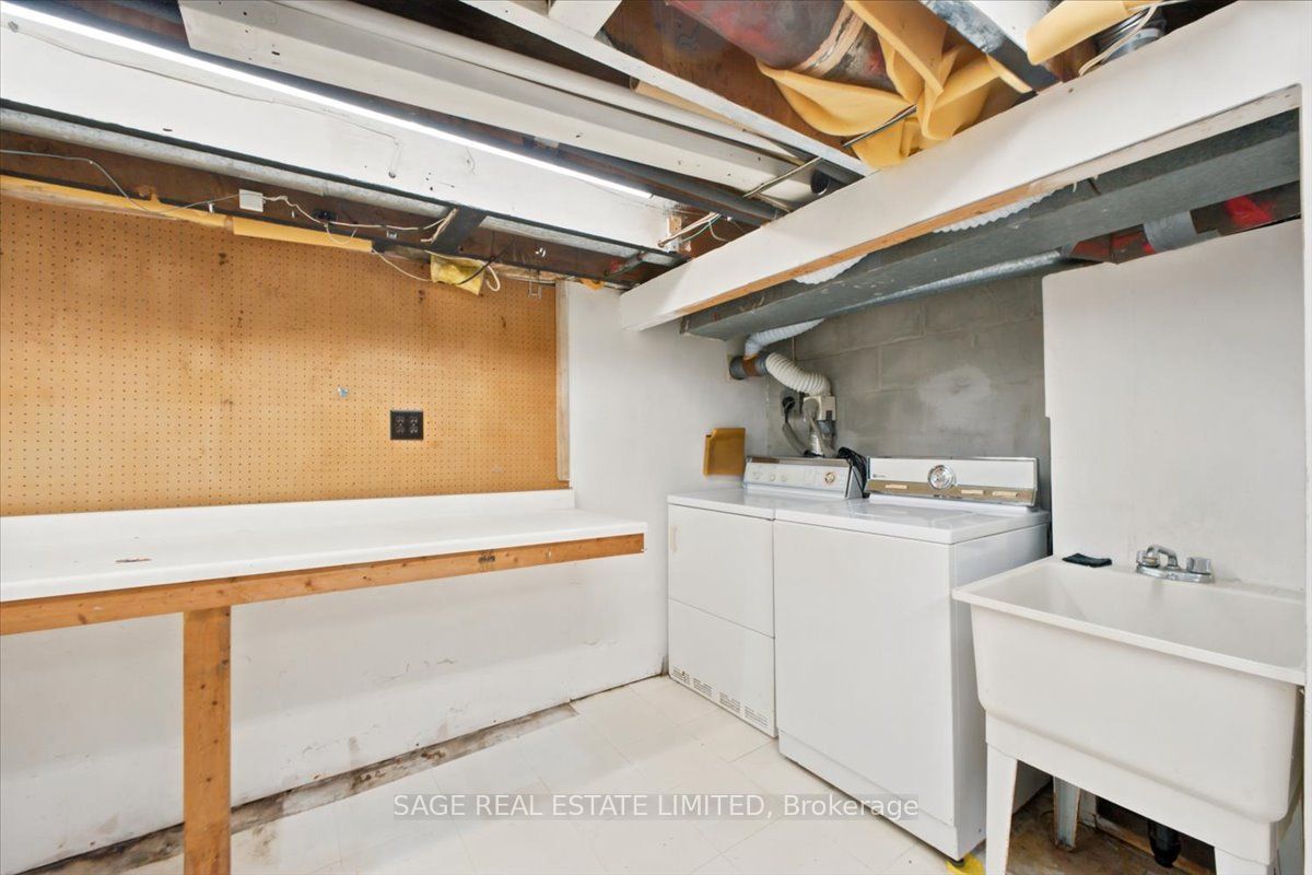 12 Khedive Avenue Property Photo 30