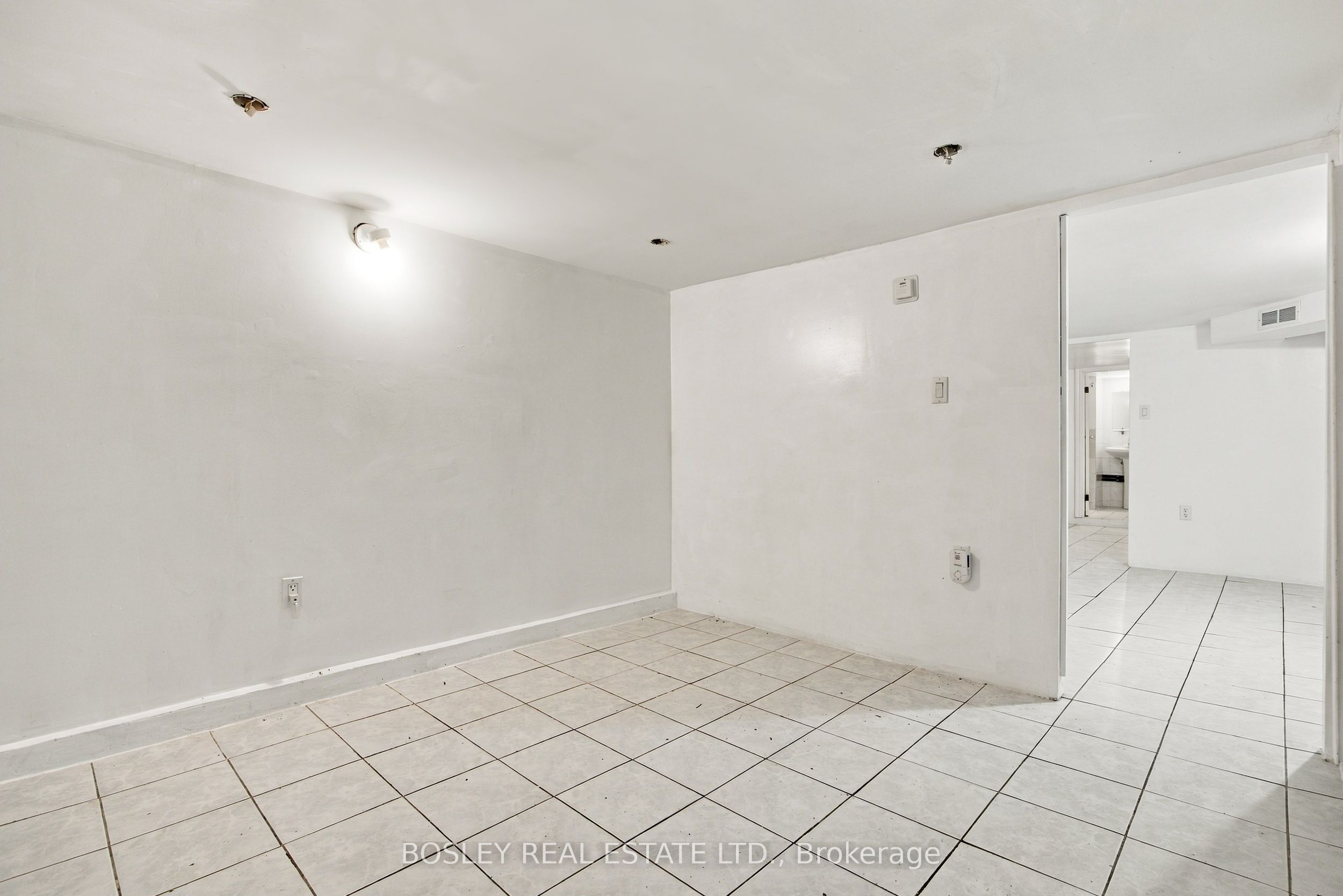 15 Lumbervale Avenue Property Photo 36
