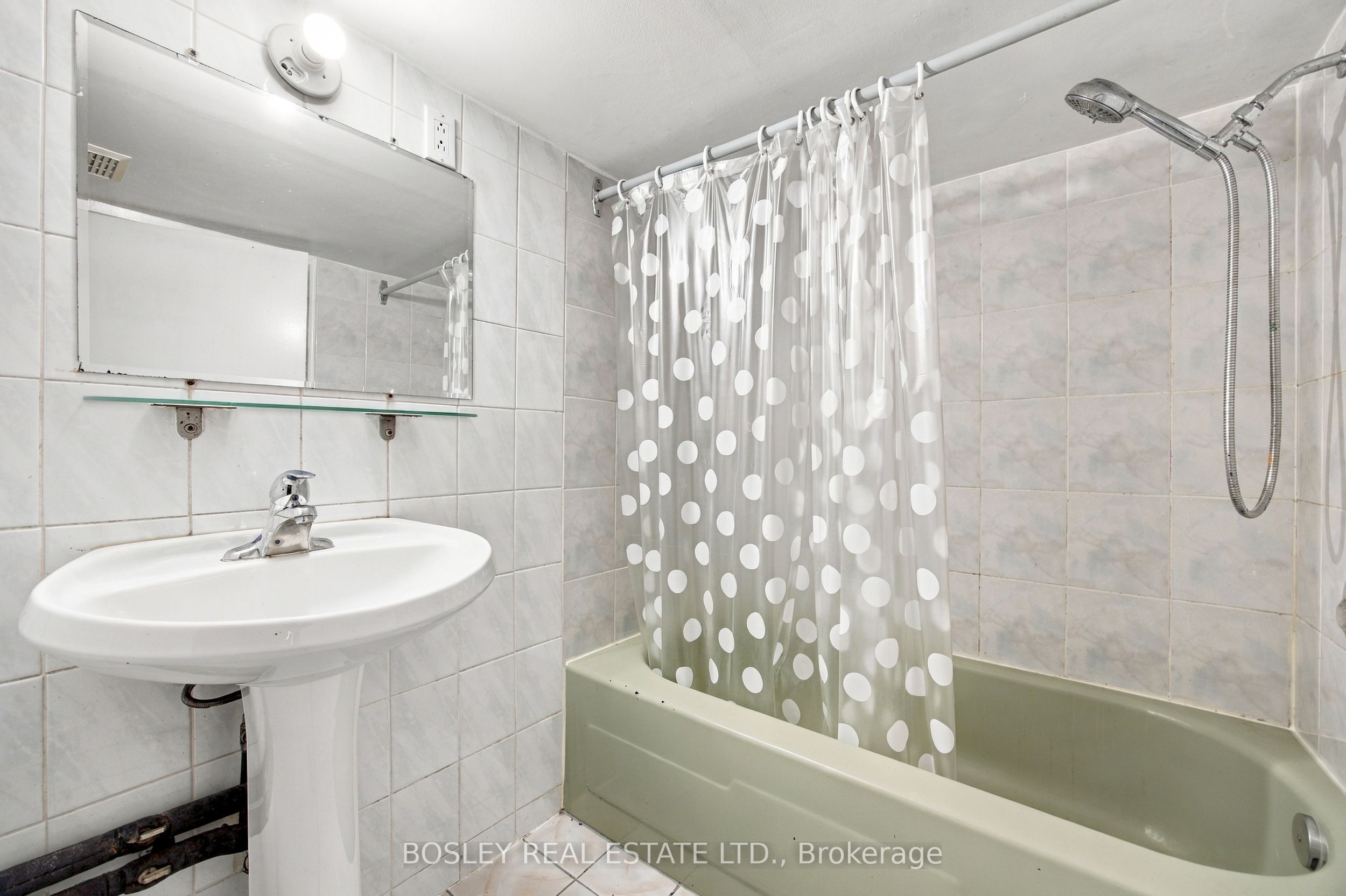 15 Lumbervale Avenue Property Photo 46