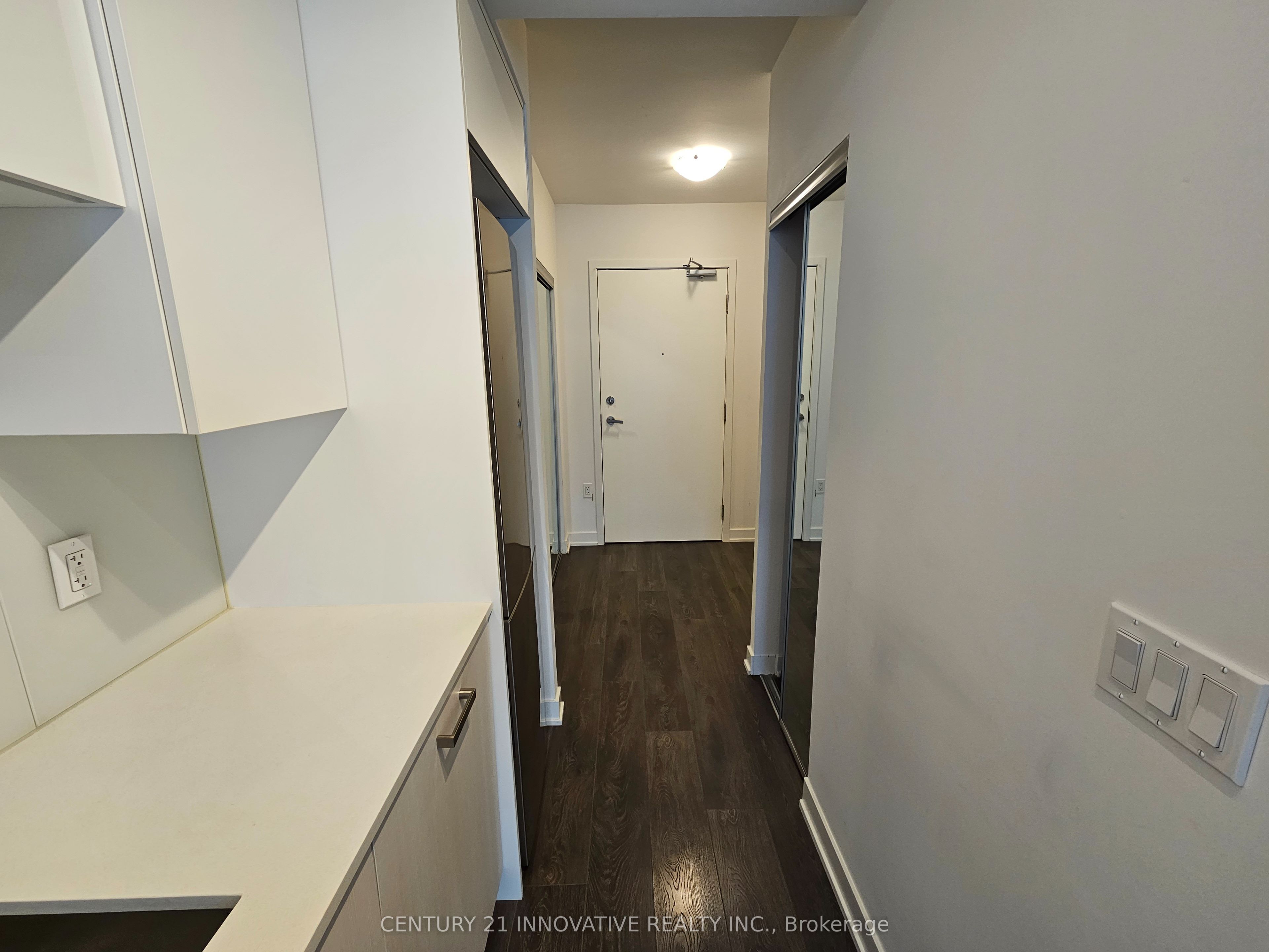 99 Broadway Avenue 3307 Property Photo 5