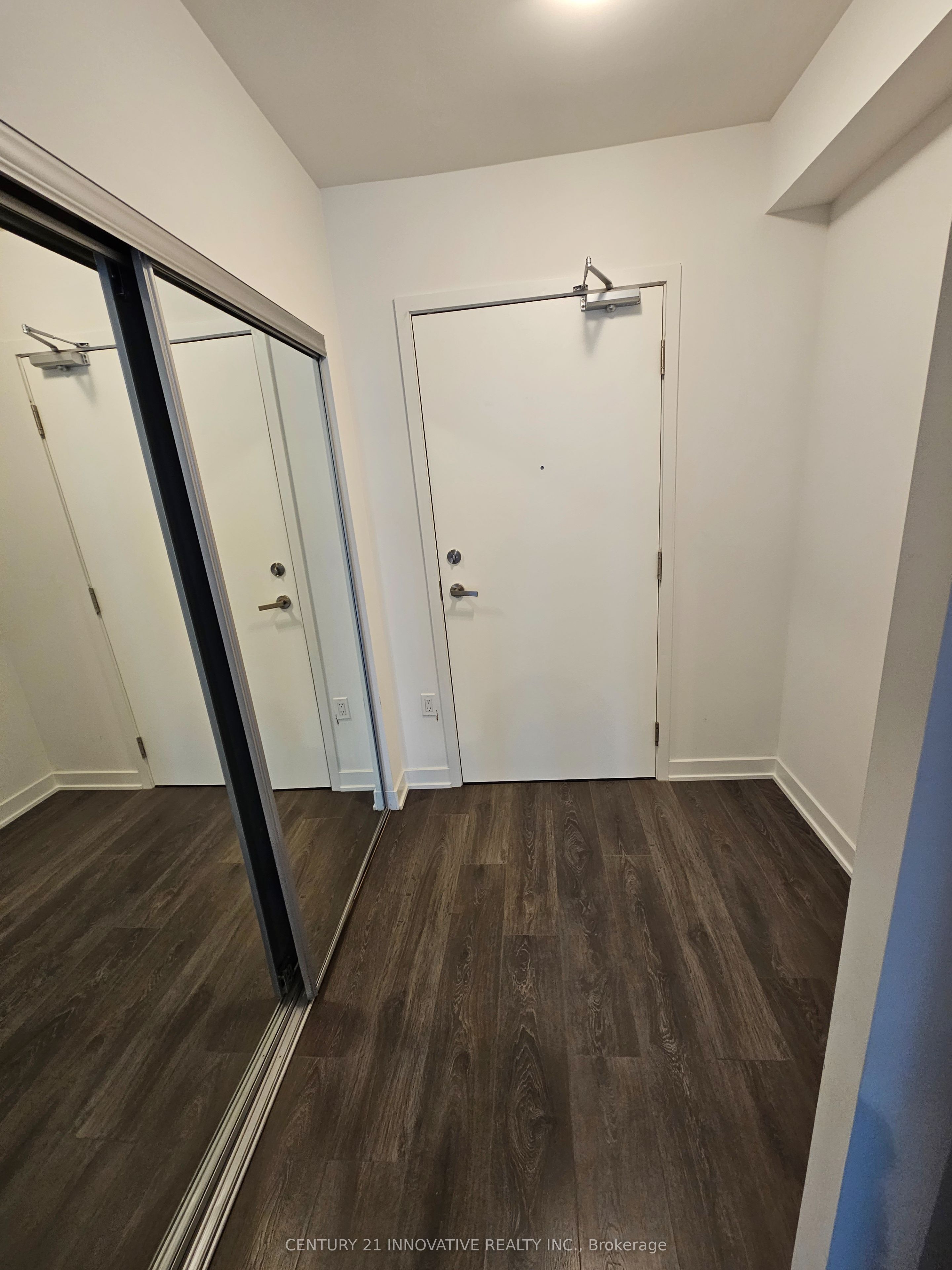 99 Broadway Avenue 3307 Property Photo 7