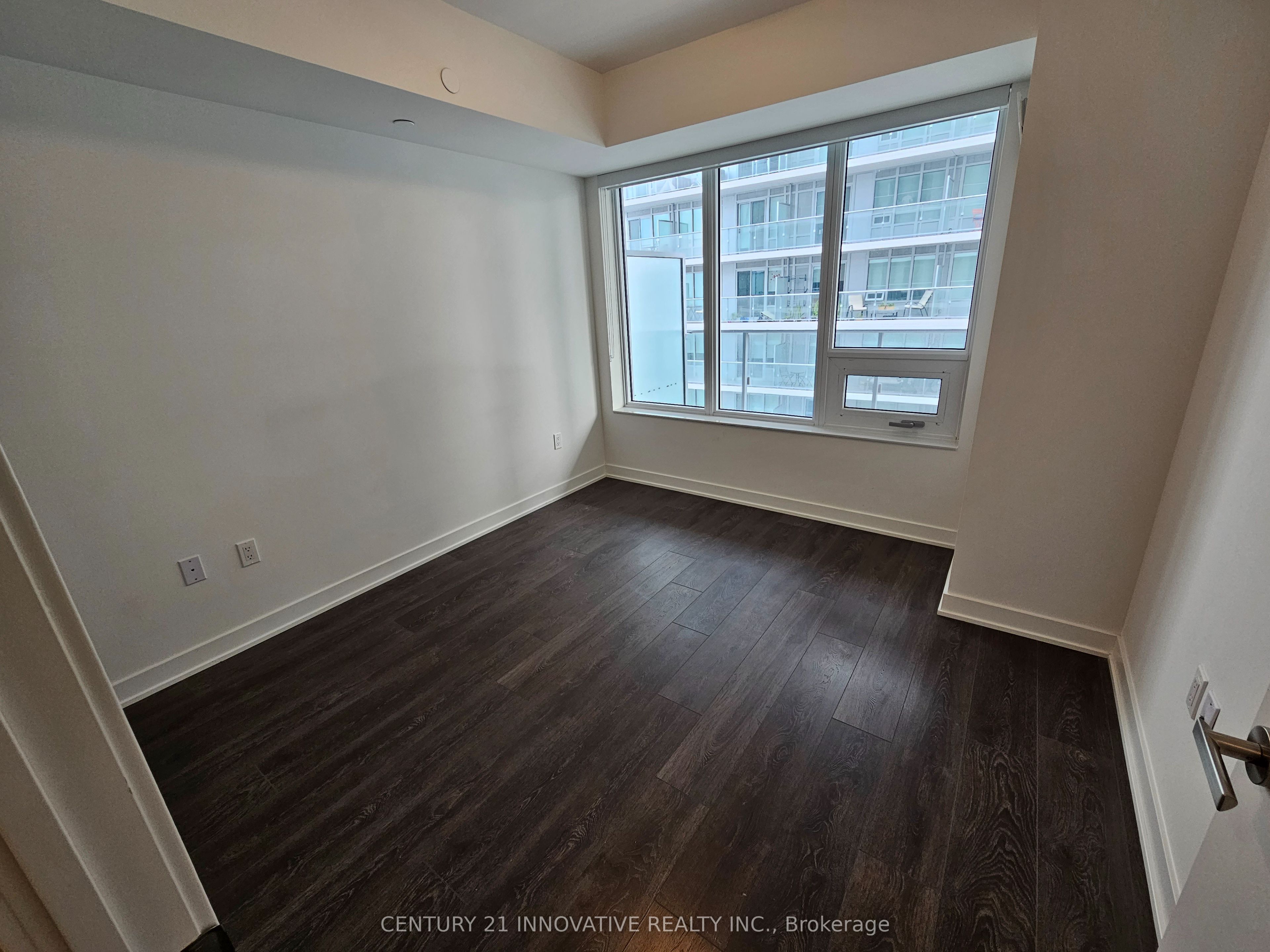 99 Broadway Avenue 3307 Property Photo 10