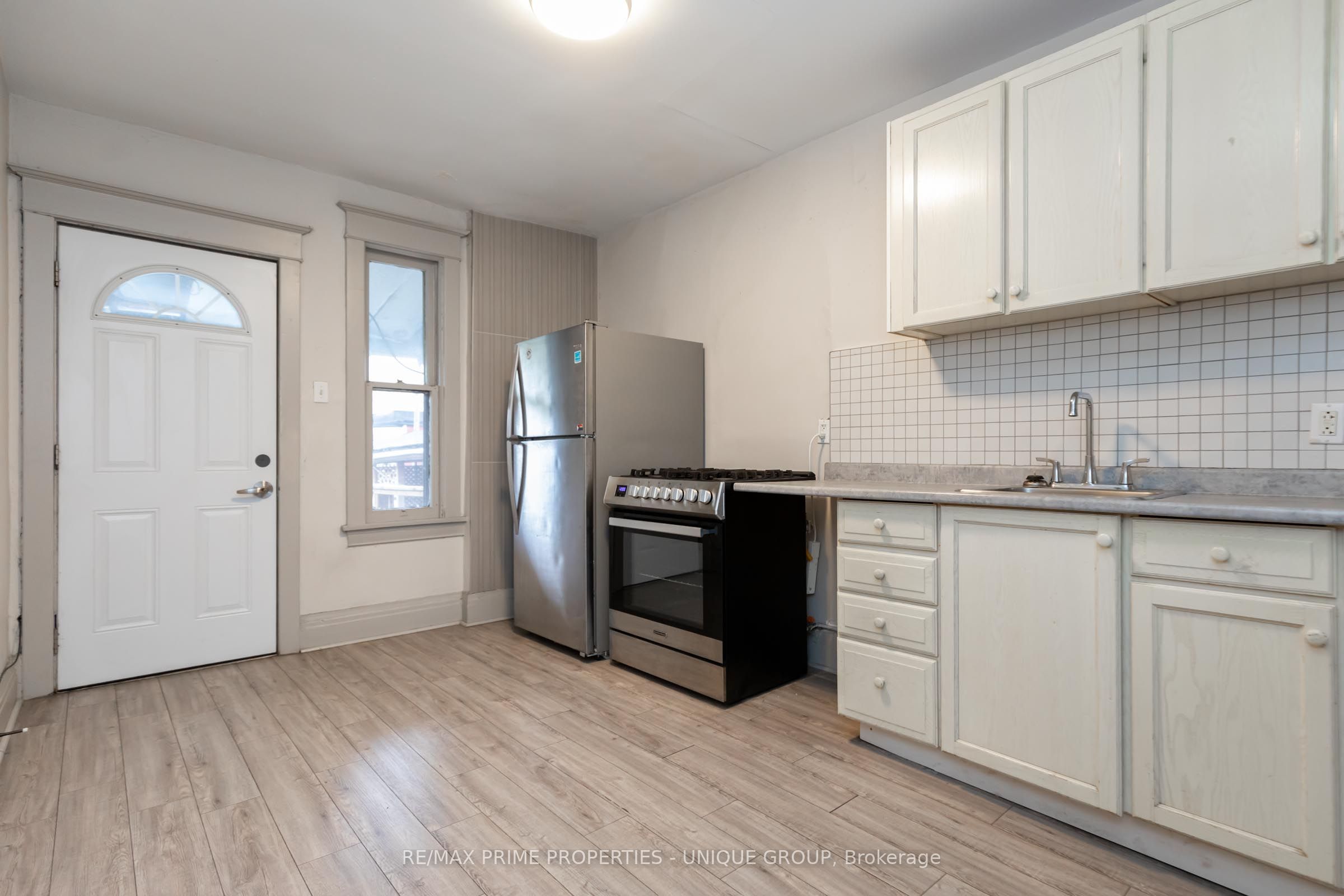 365 Clinton Street 2 Property Photo 22