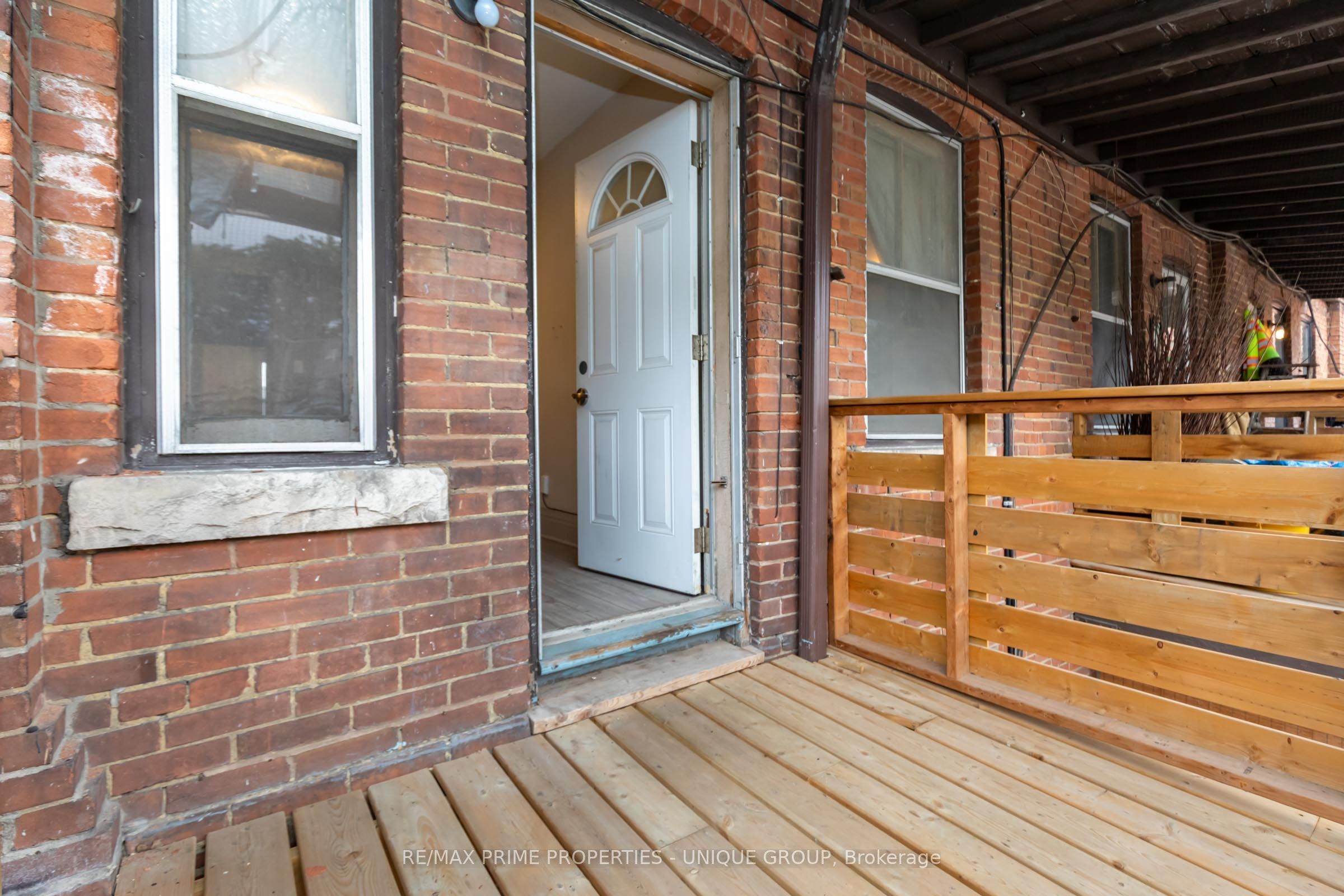 365 Clinton Street 2 Property Photo 25