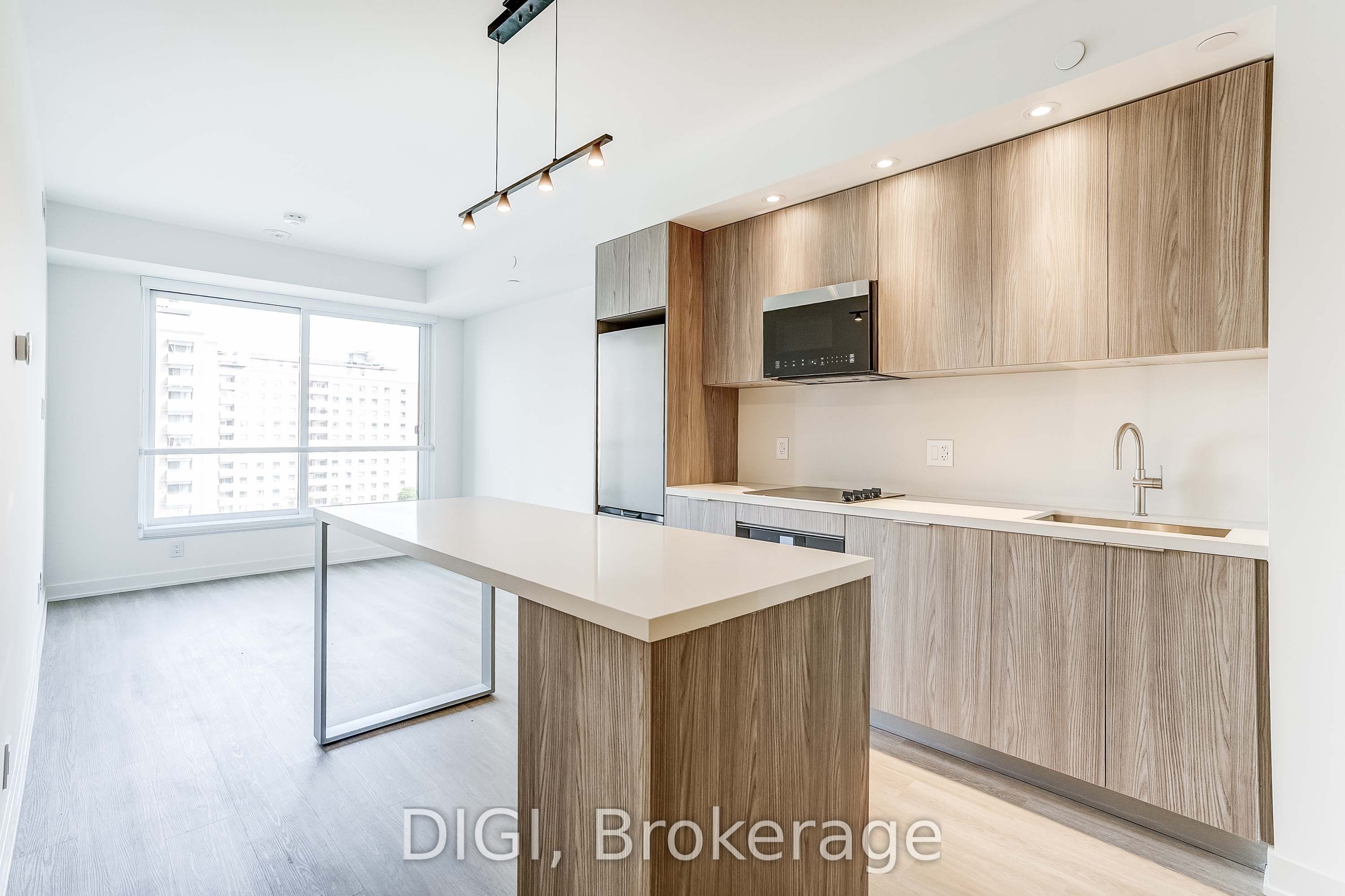 120 Ontario Street Q820 Property Photo 1