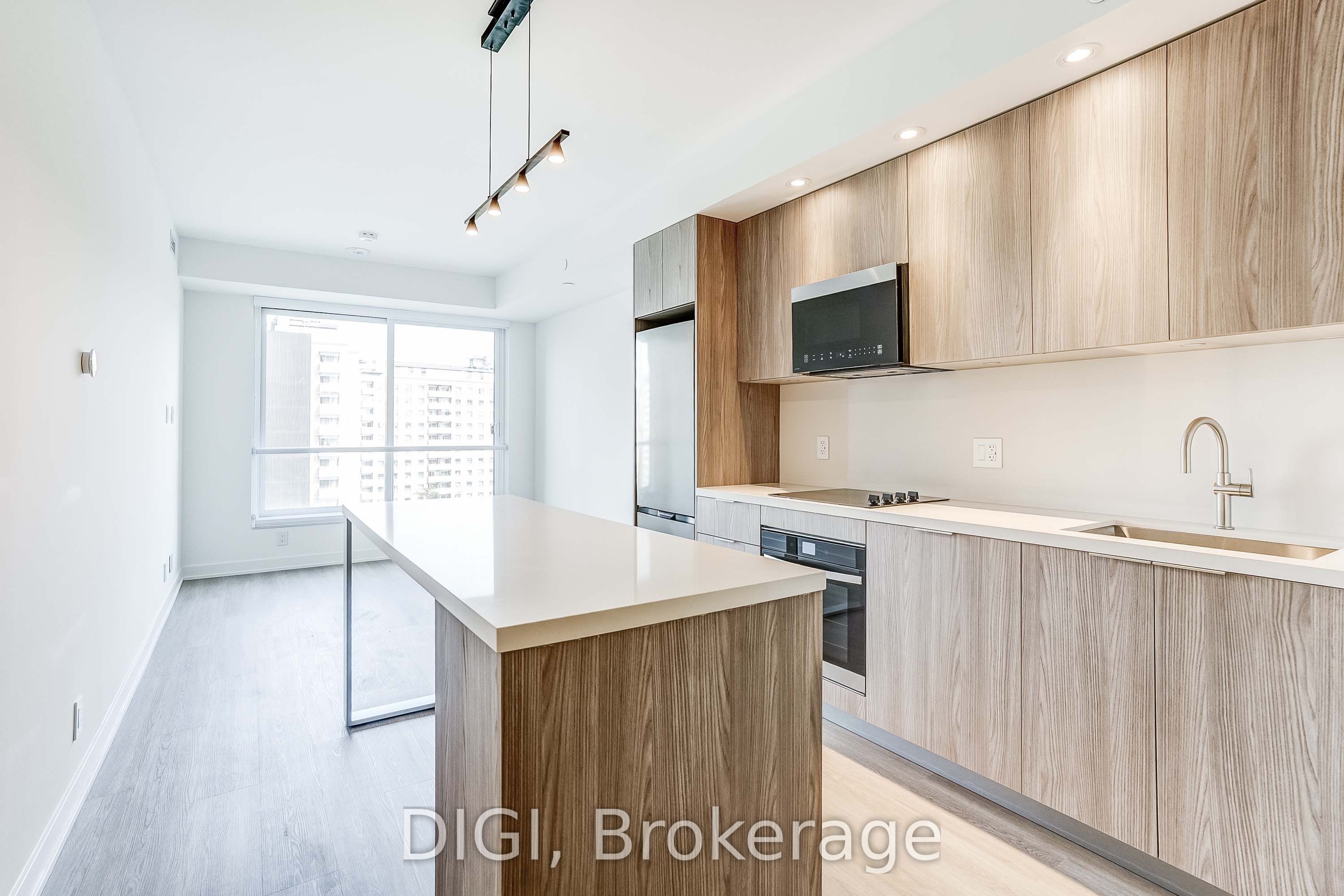 120 Ontario Street Q820 Property Photo 3