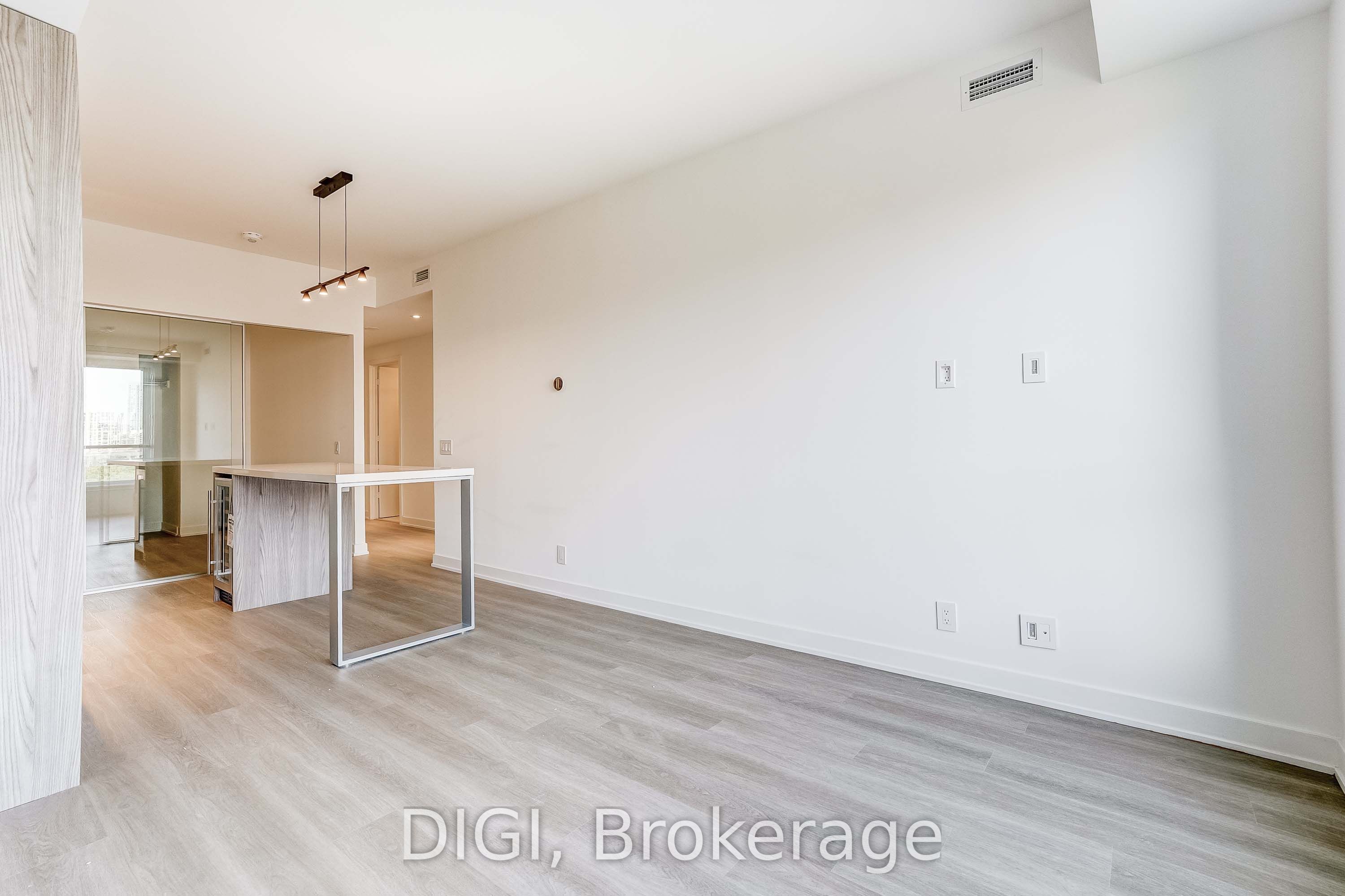 120 Ontario Street Q820 Property Photo 8