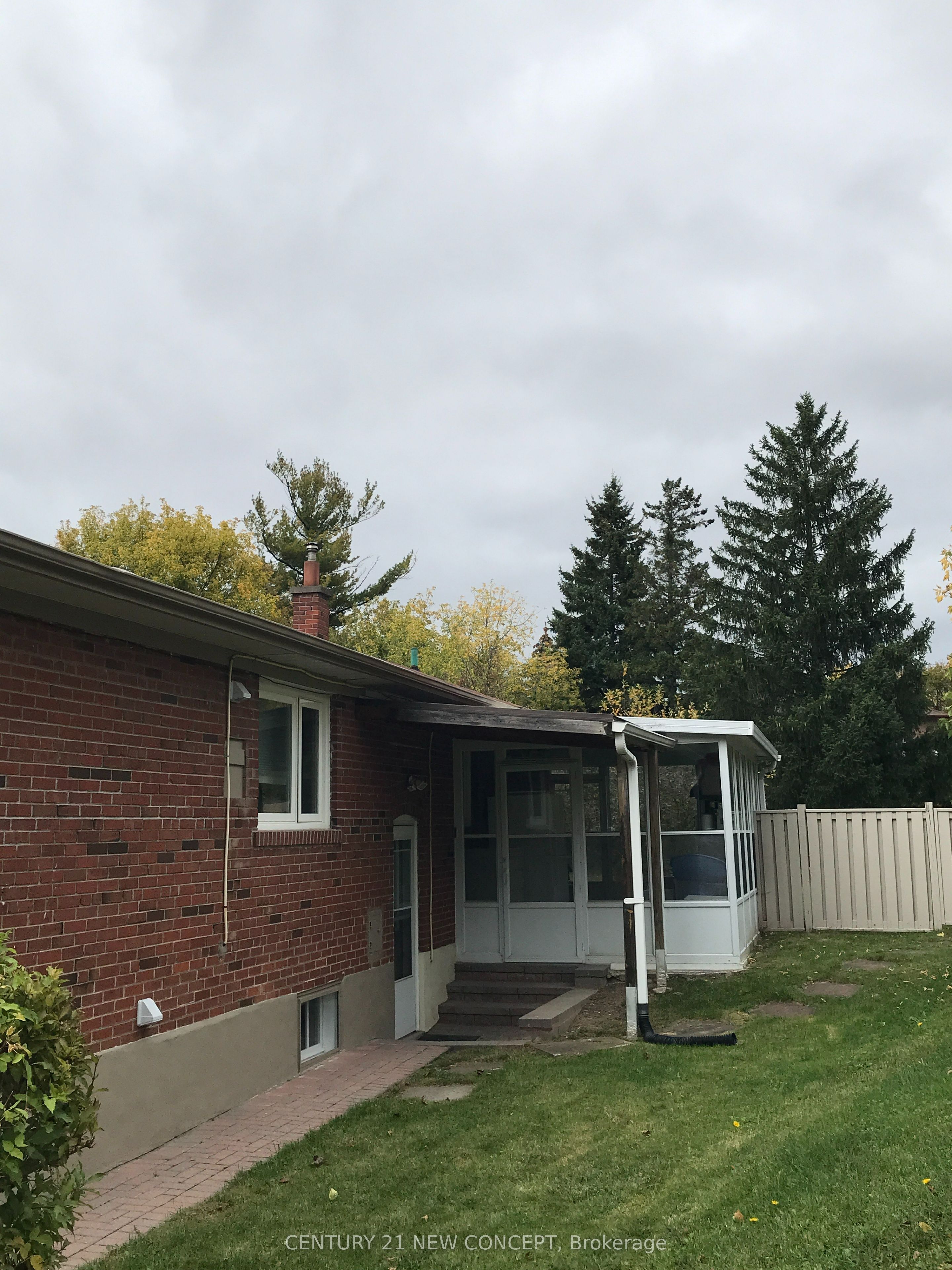 68 Transwell Avenue Property Photo 4