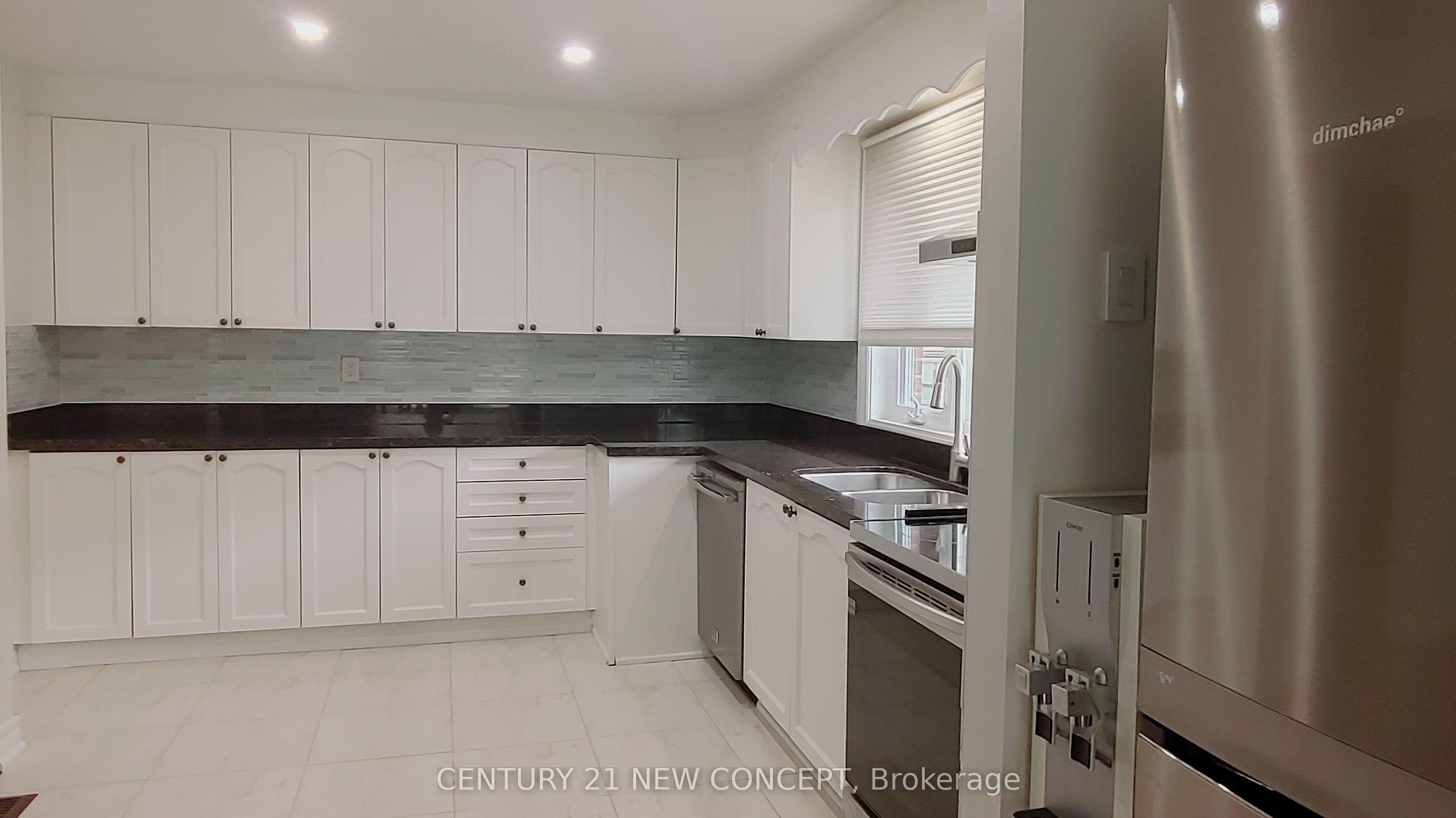 68 Transwell Avenue Property Photo 6