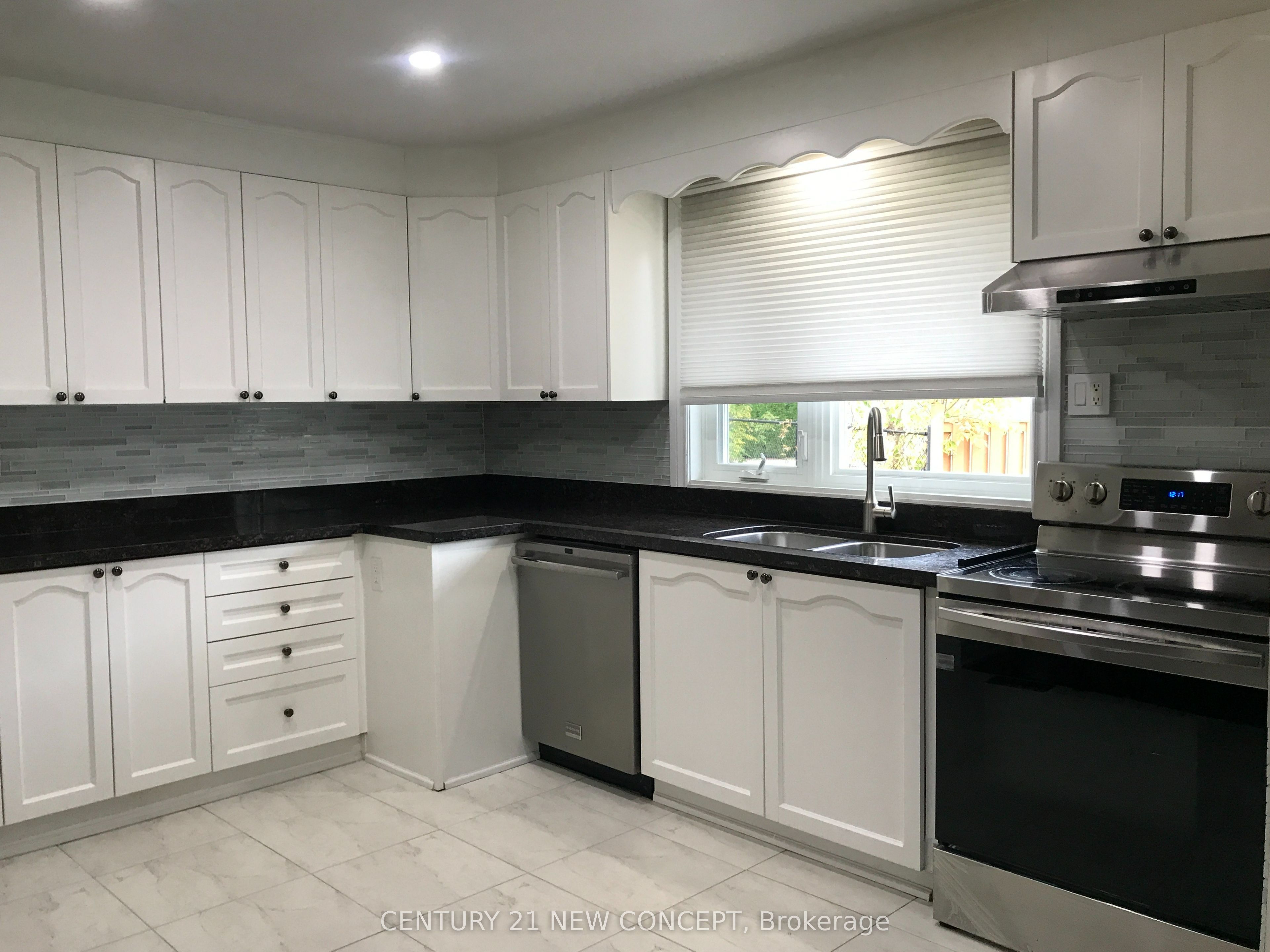 68 Transwell Avenue Property Photo 7