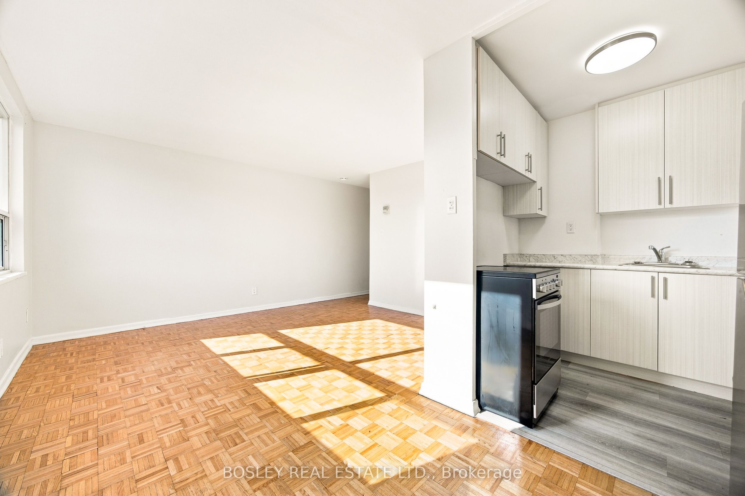 85 Lawton Boulevard 310 Property Photo 6
