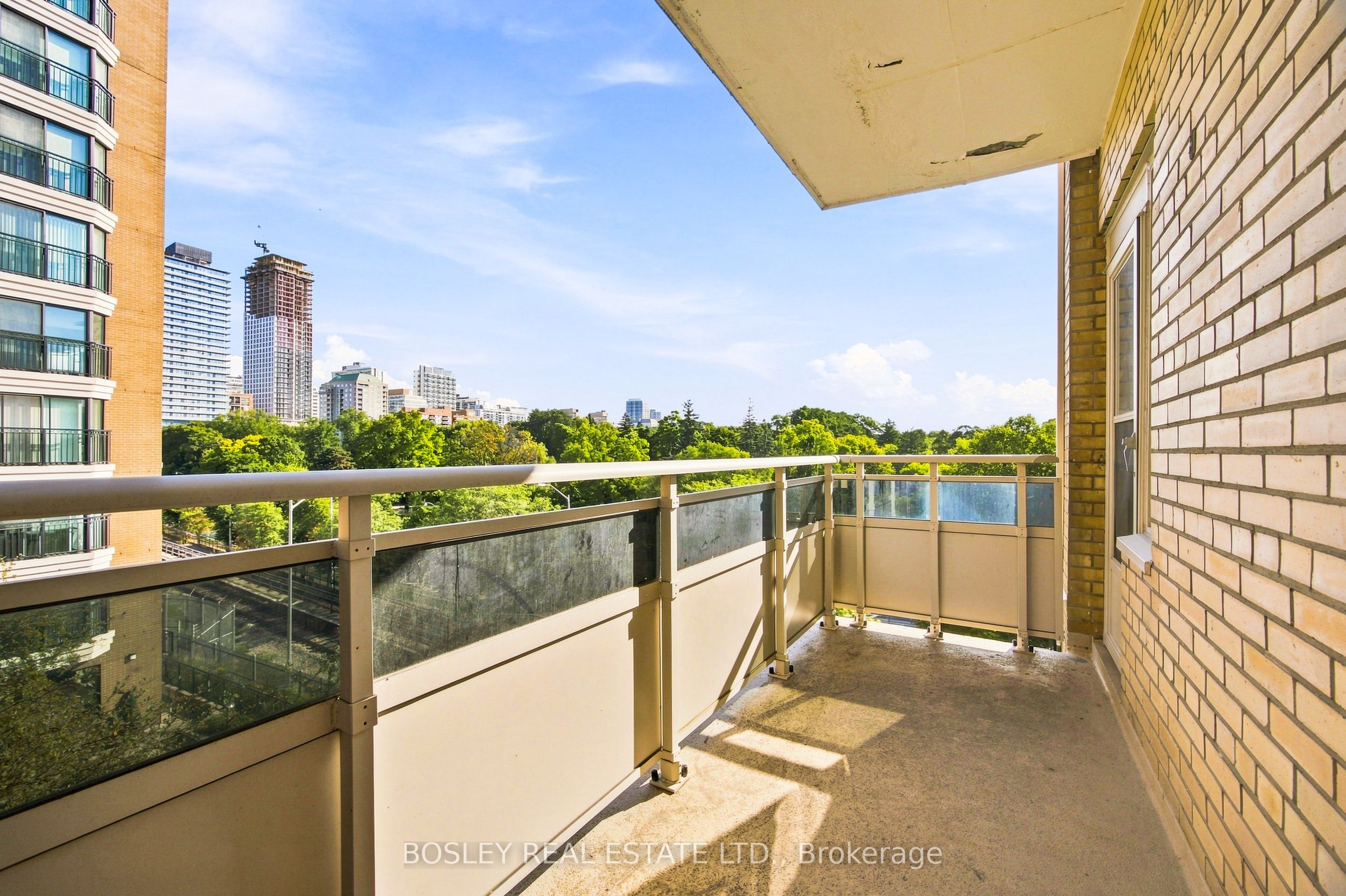 85 Lawton Boulevard 310 Property Photo 20