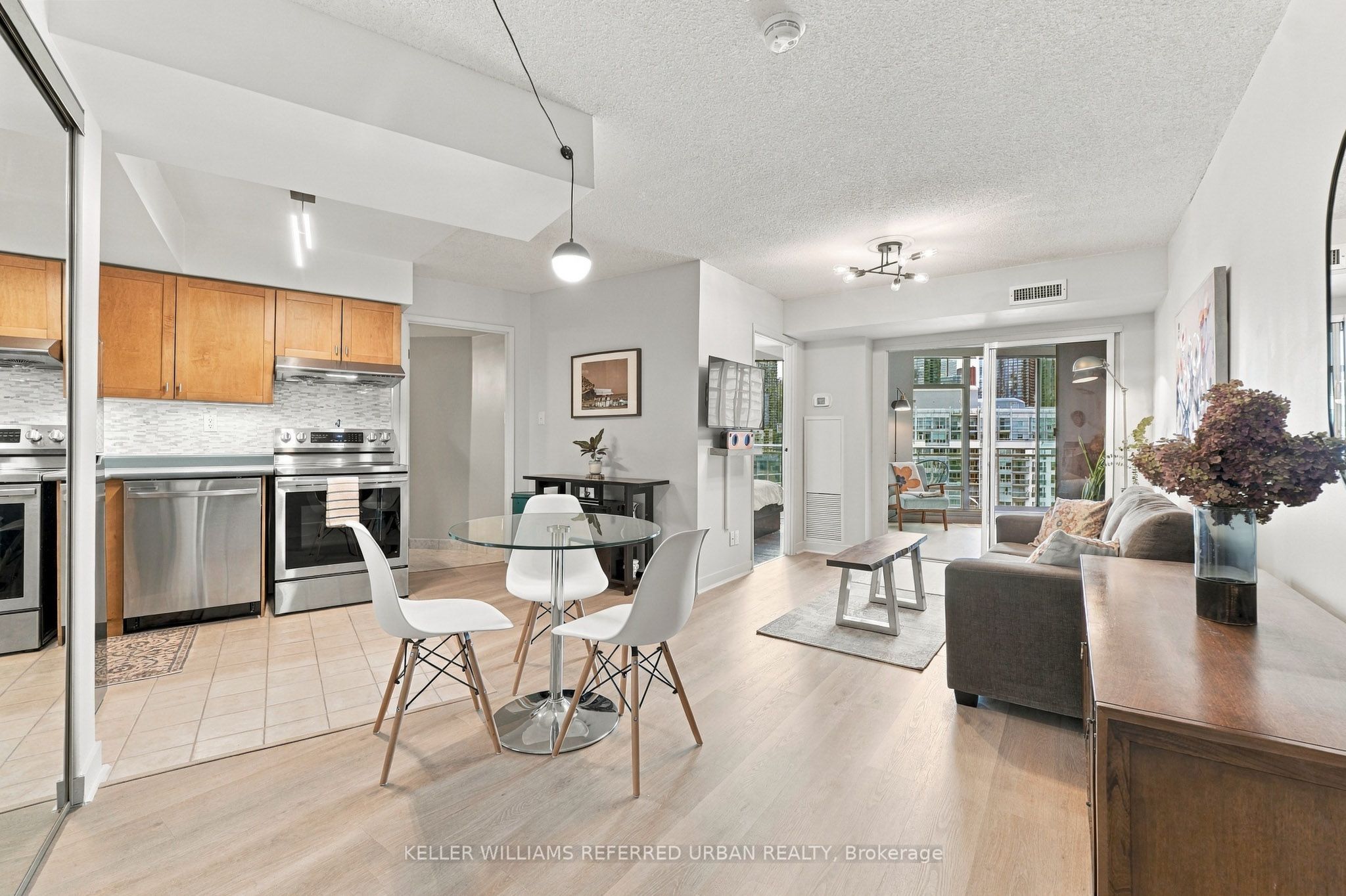 650 Queens Quay W 1102 Property Photo 2