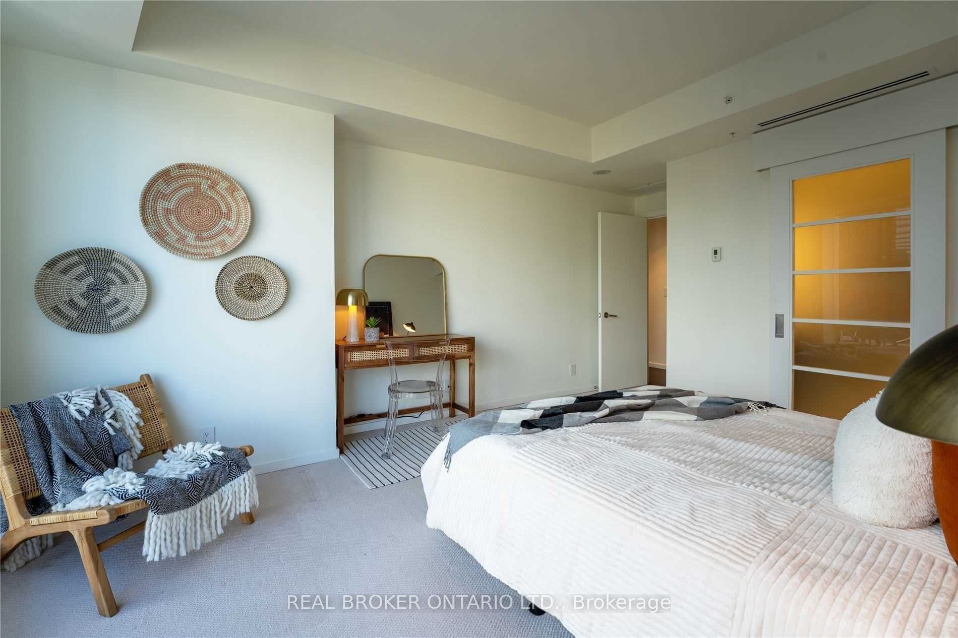180 University Avenue 3307 Property Photo 17