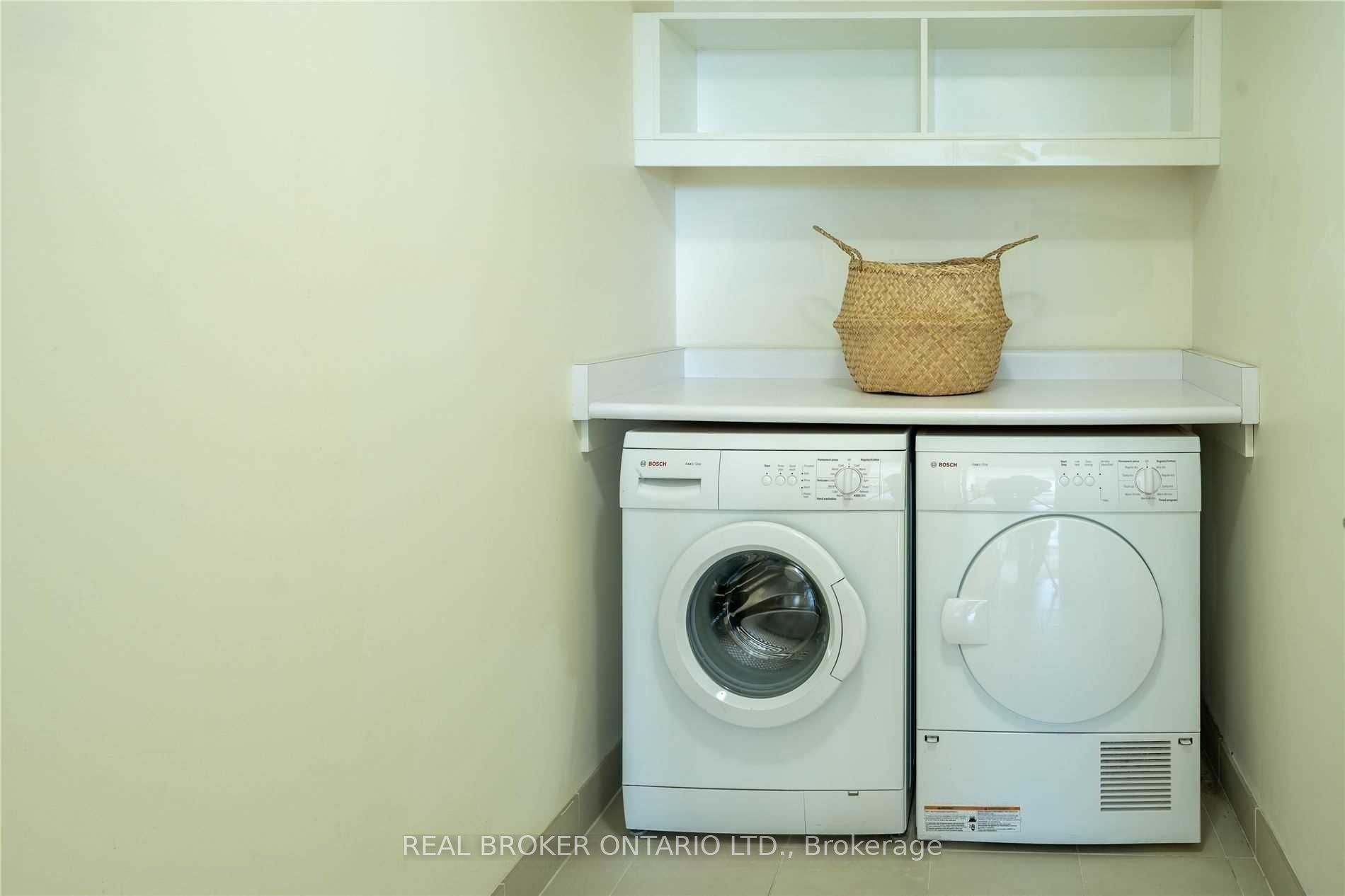 180 University Avenue 3307 Property Photo 26