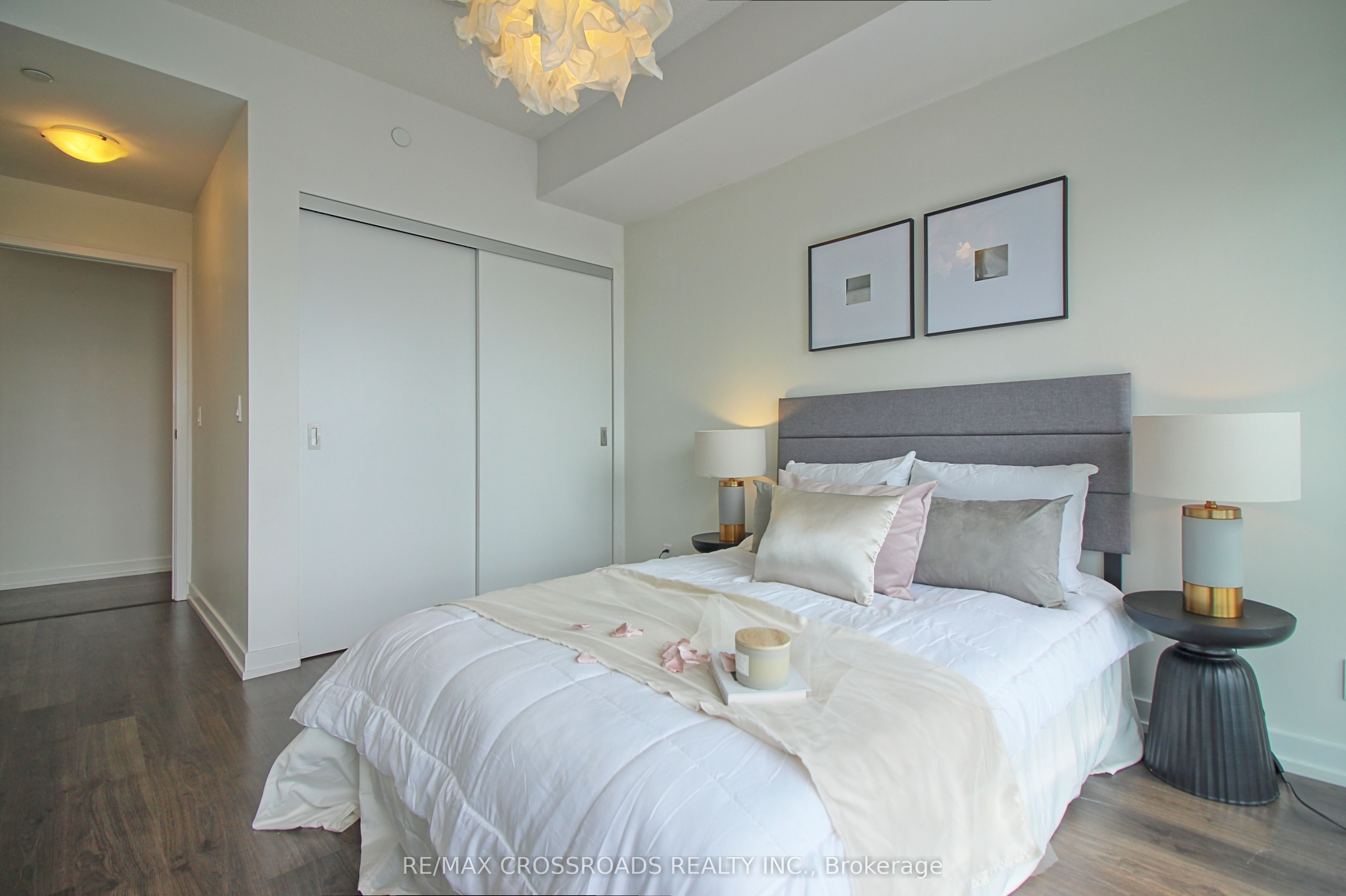 89 Dunfield Avenue 2202 Property Photo 16