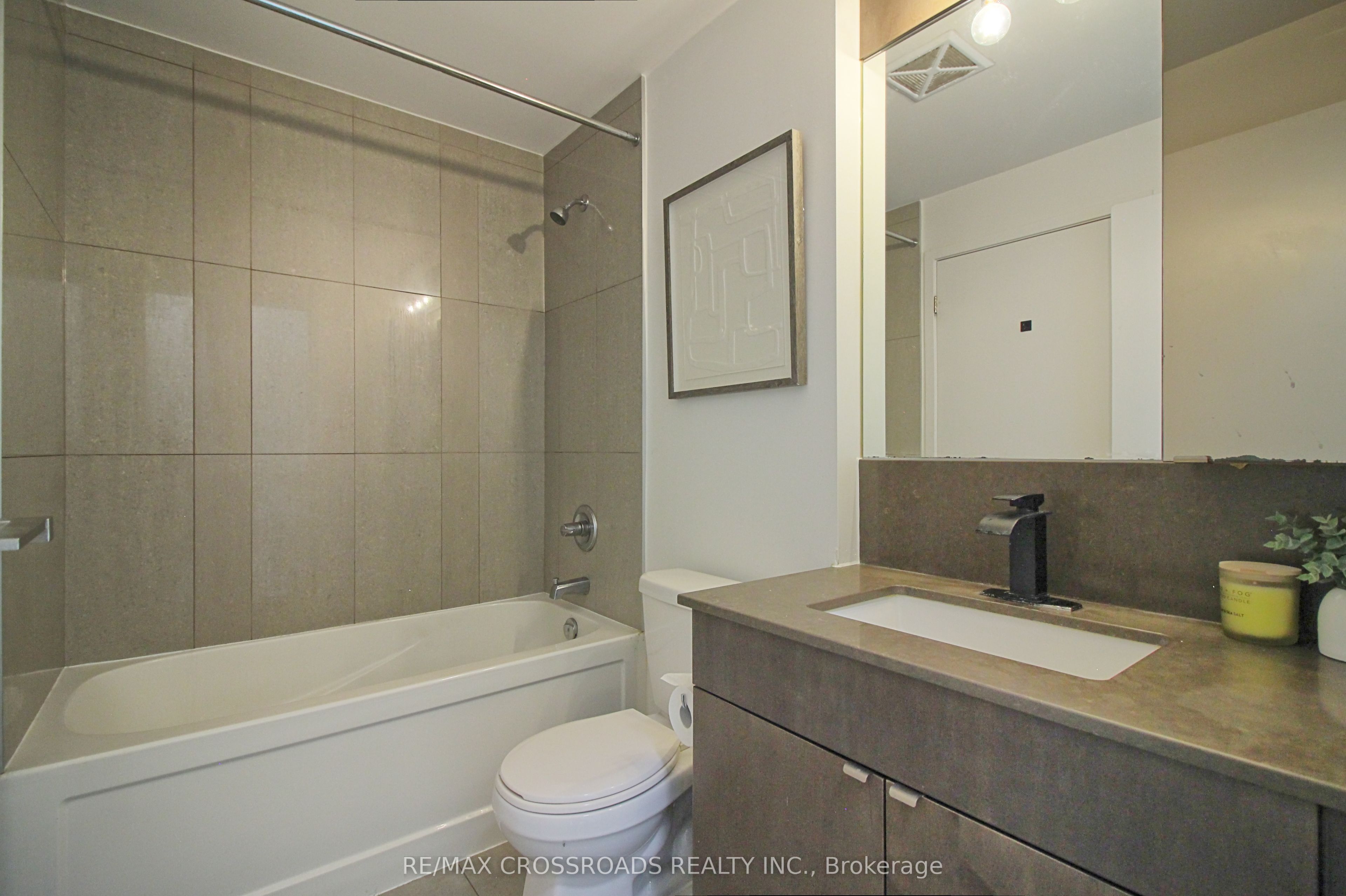 89 Dunfield Avenue 2202 Property Photo 17