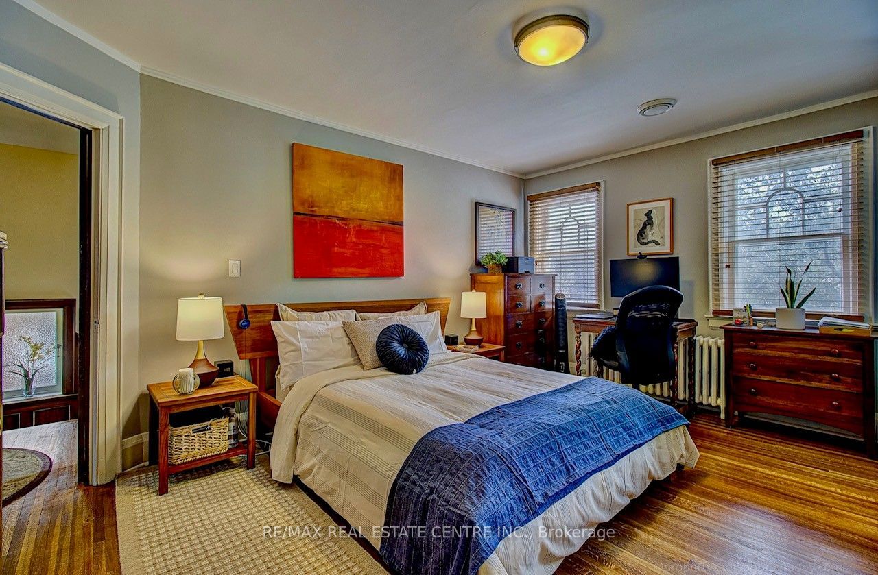 194 Lawrence Avenue E Property Photo 25