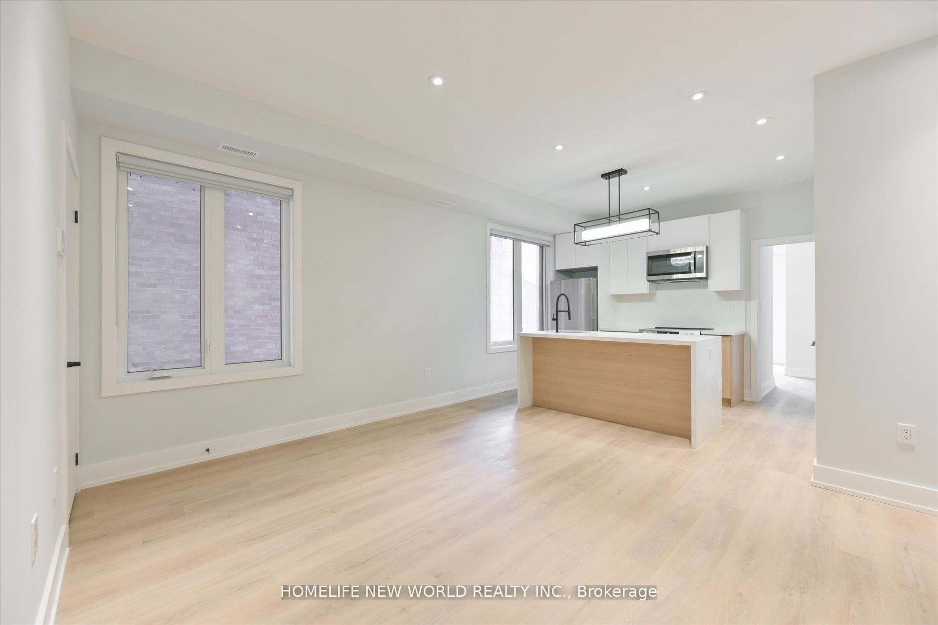 995 Dufferin Dufferin Street Main Property Photo 4