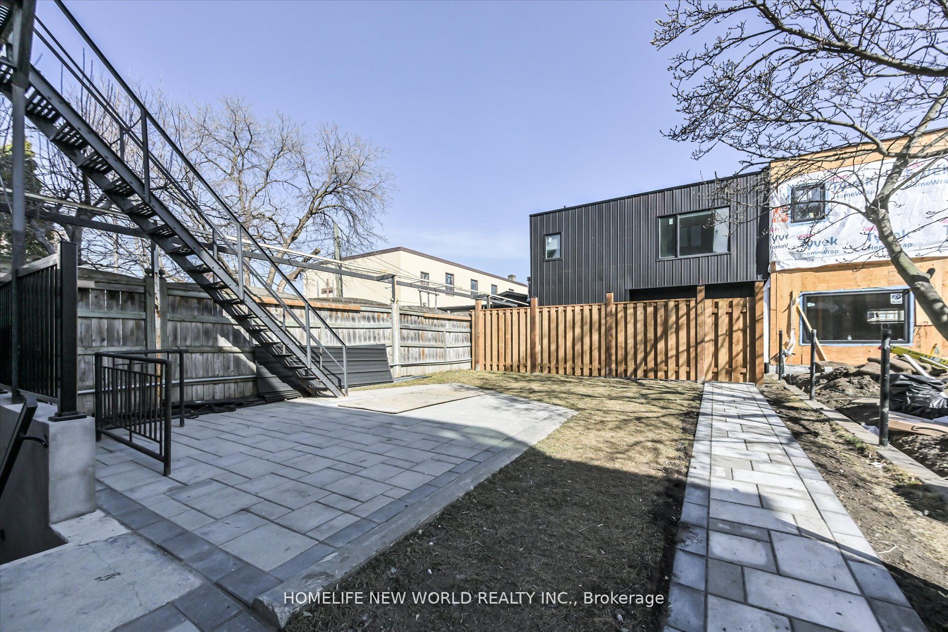 995 Dufferin Dufferin Street Main Property Photo 6