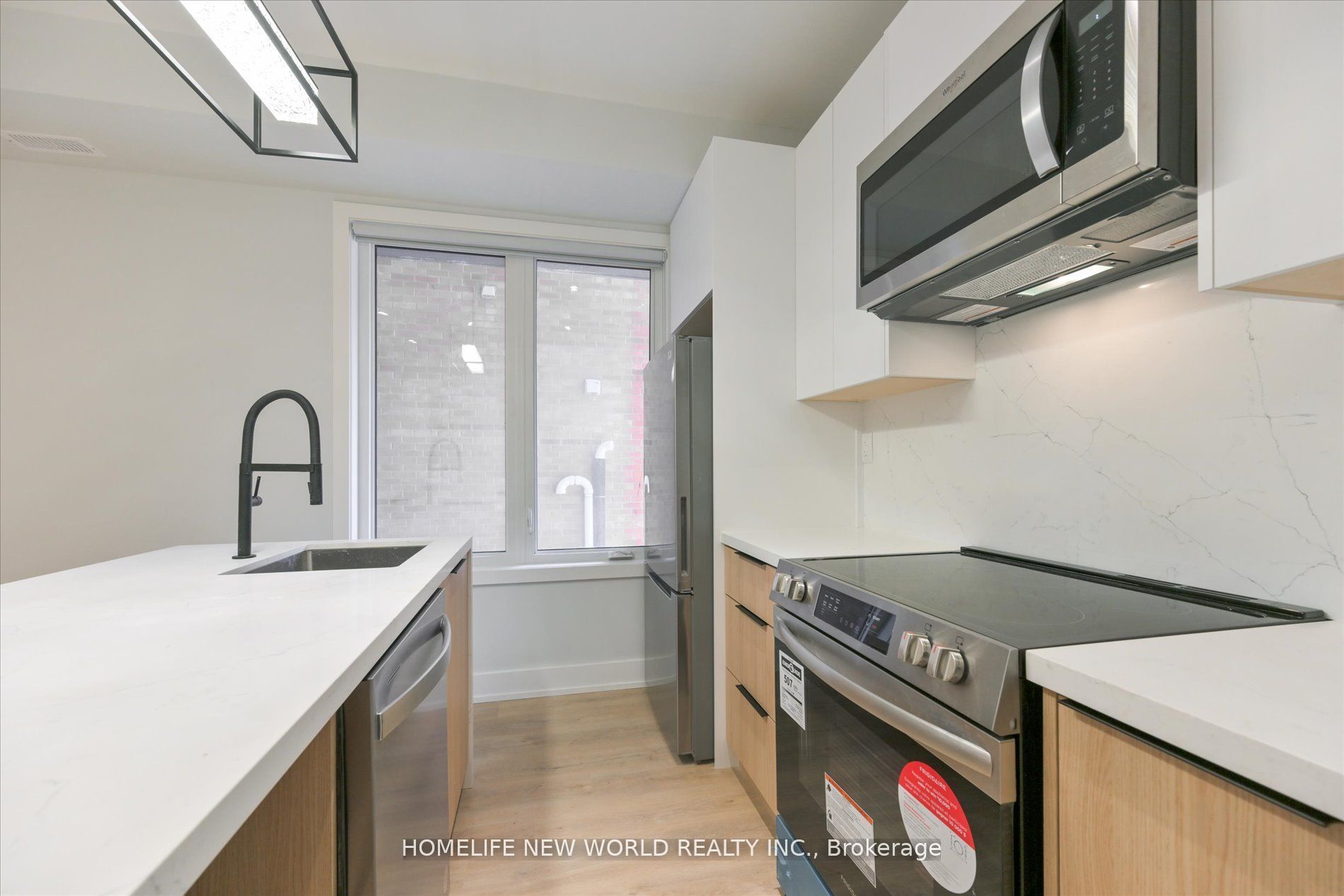 995 Dufferin Dufferin Street Main Property Photo 7