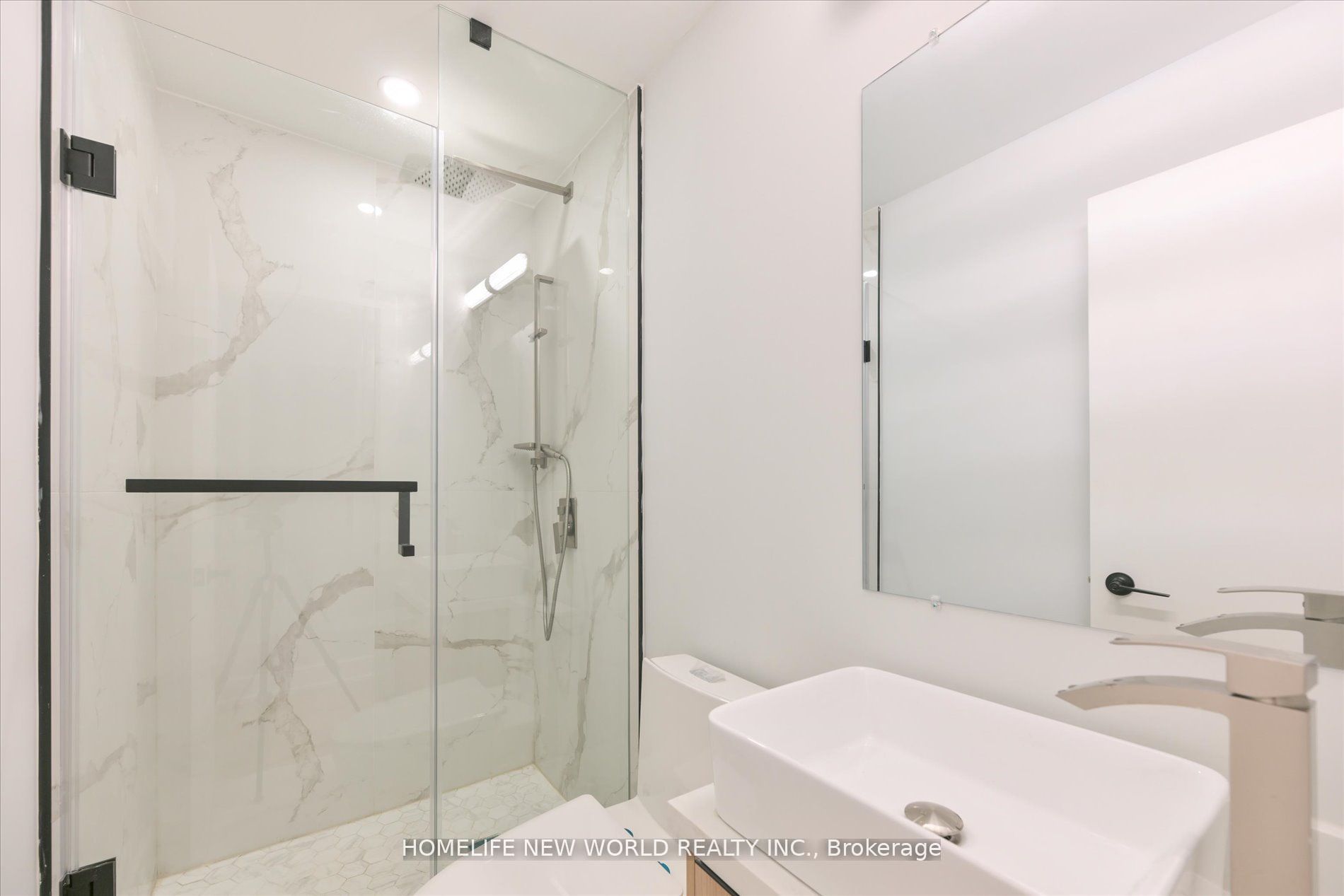 995 Dufferin Dufferin Street Main Property Photo 10
