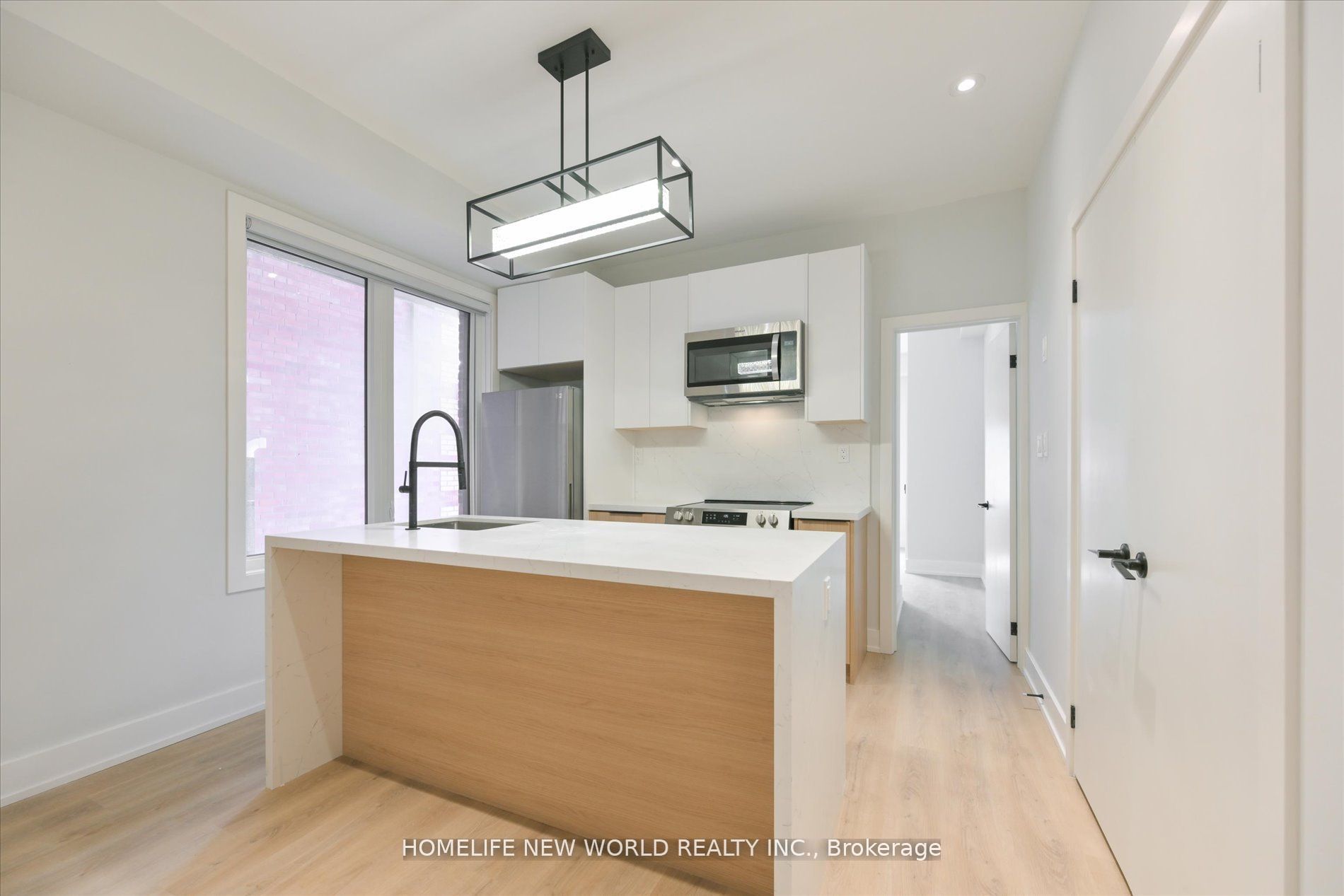 995 Dufferin Dufferin Street Main Property Photo 12