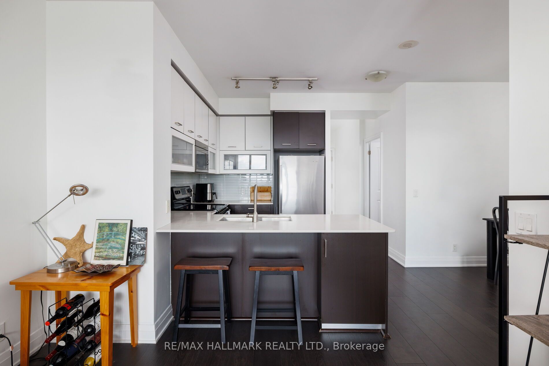 530 St Clair Avenue W 1401 Property Photo 4