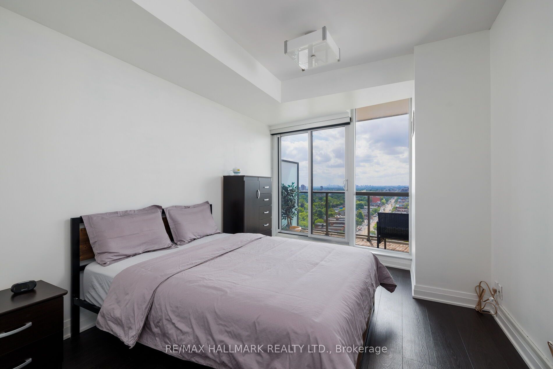 530 St Clair Avenue W 1401 Property Photo 11