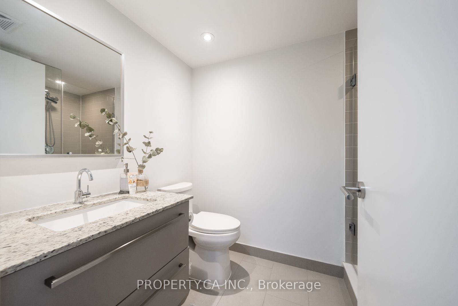 120 Varna Drive 412 Property Photo 13