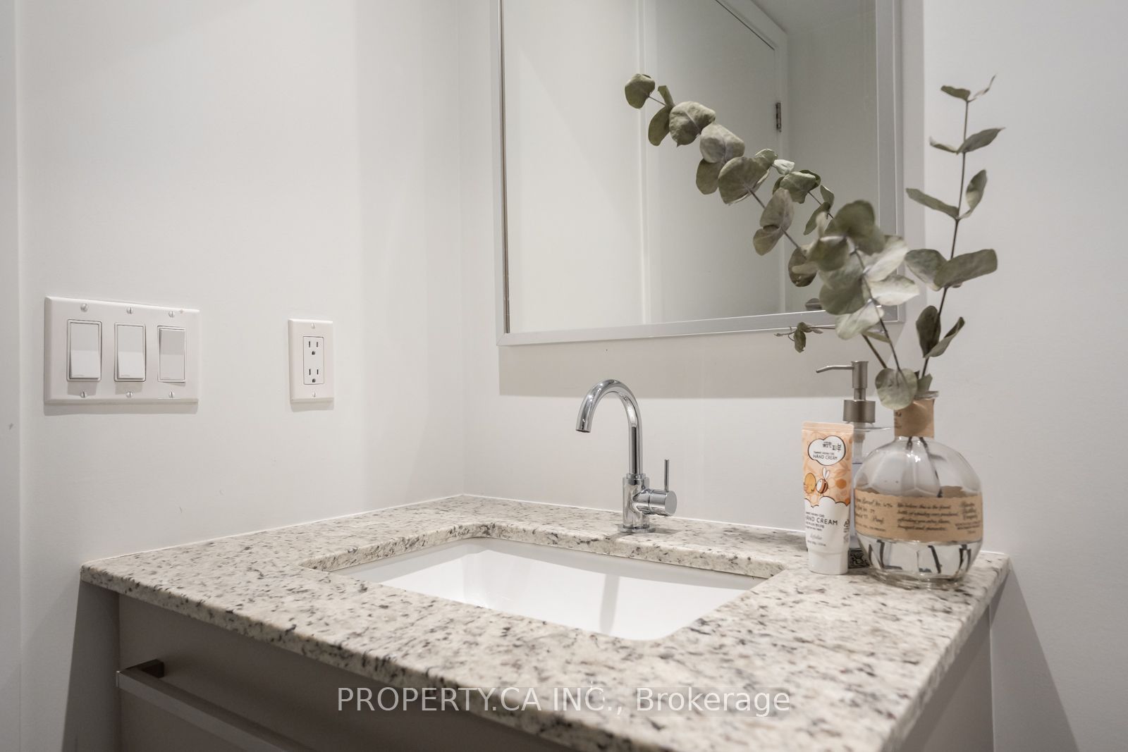 120 Varna Drive 412 Property Photo 15