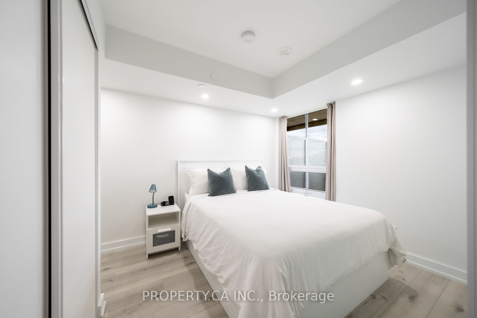 120 Varna Drive 412 Property Photo 20
