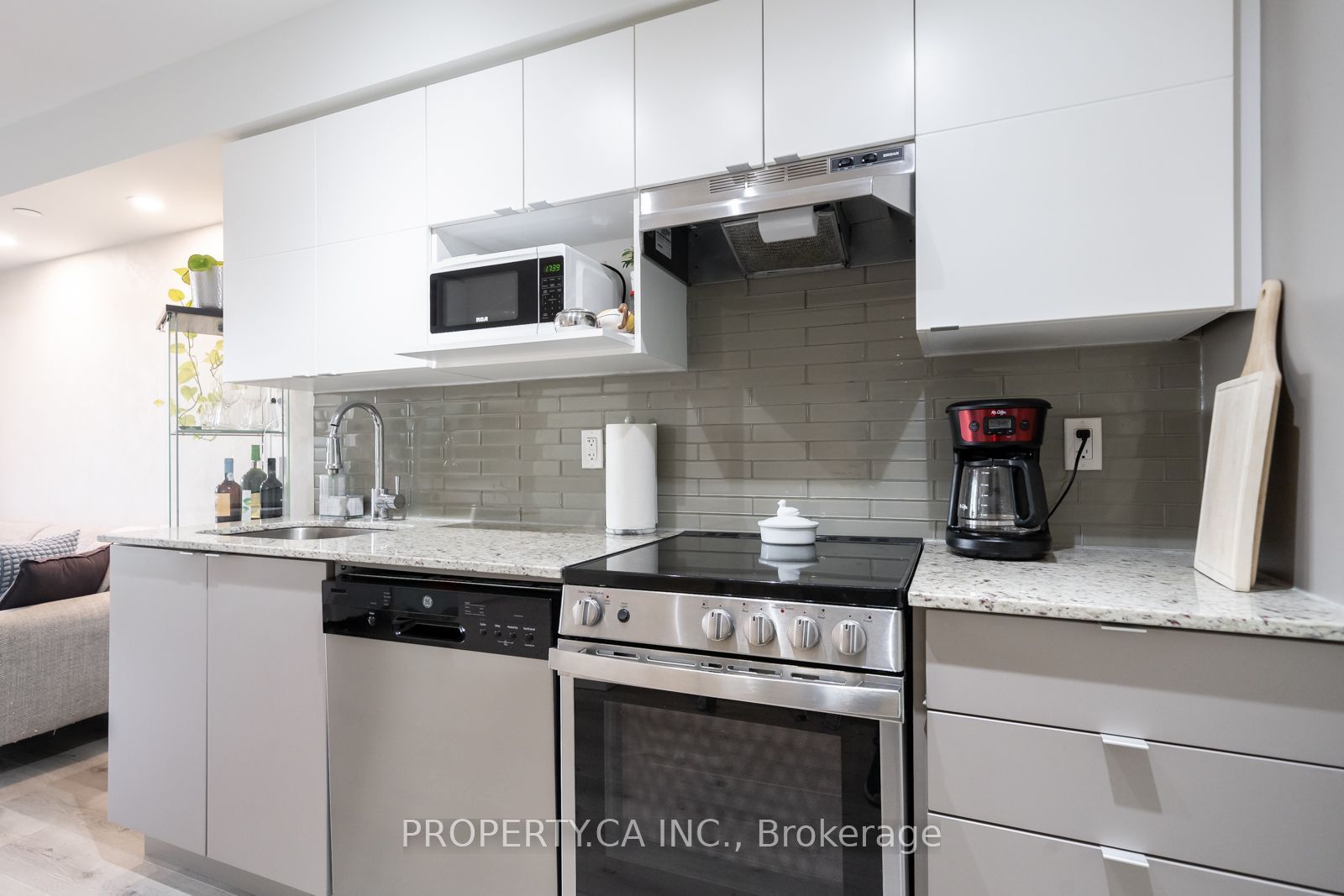 120 Varna Drive 412 Property Photo 28