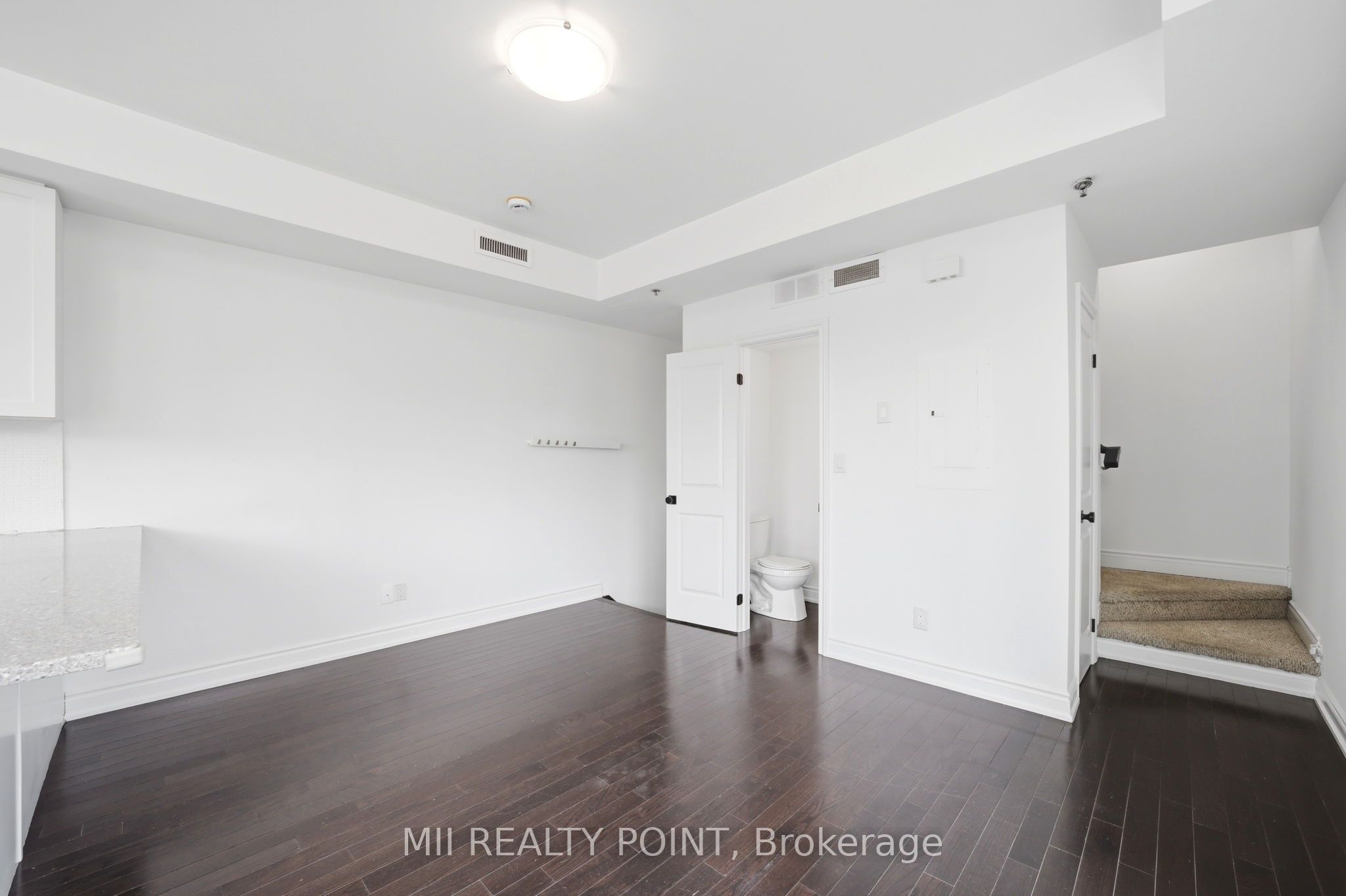 2 Maxwell Street 201 Property Photo 9
