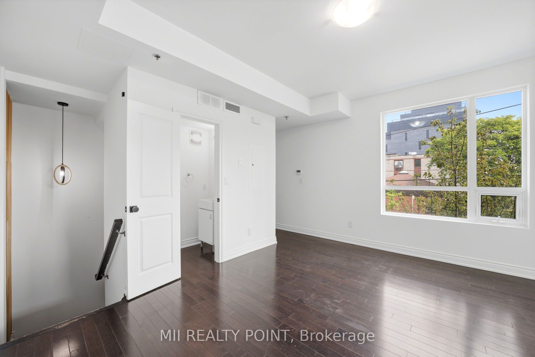 2 Maxwell Street 201 Property Photo 10