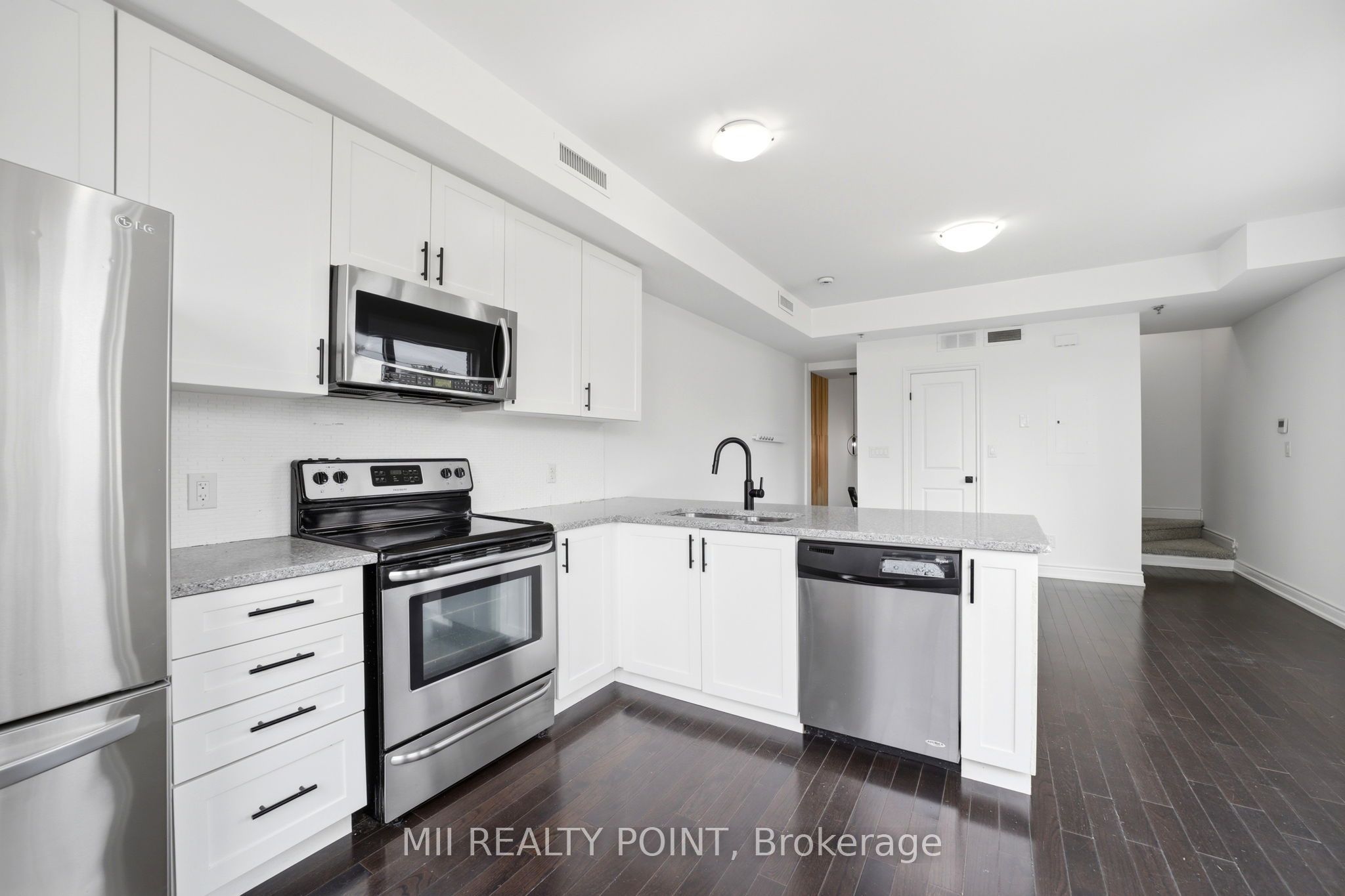 2 Maxwell Street 201 Property Photo 17
