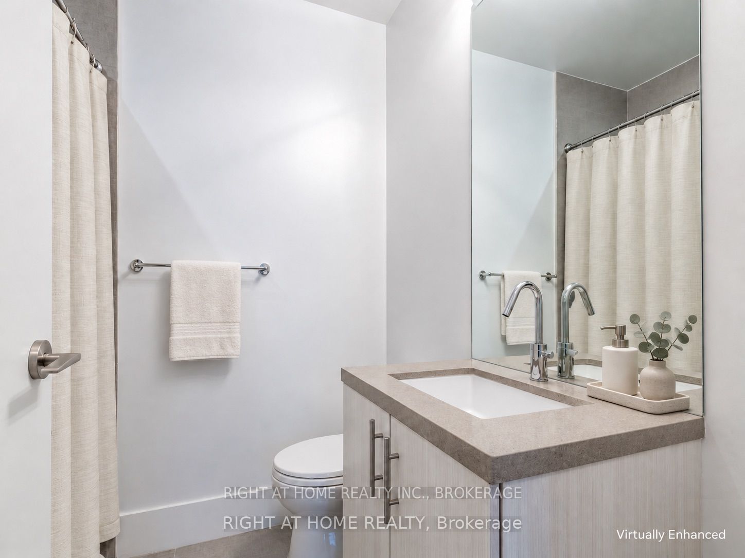 39 Queens Quay E 807 Property Photo 9
