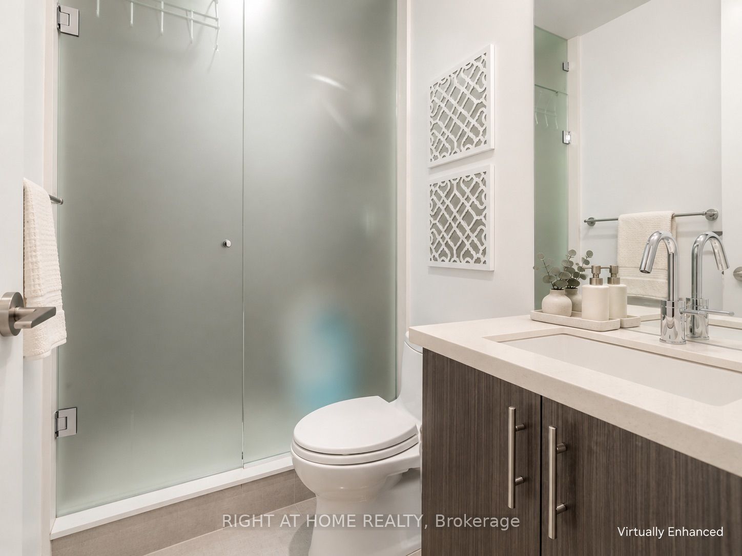 39 Queens Quay E 807 Property Photo 13