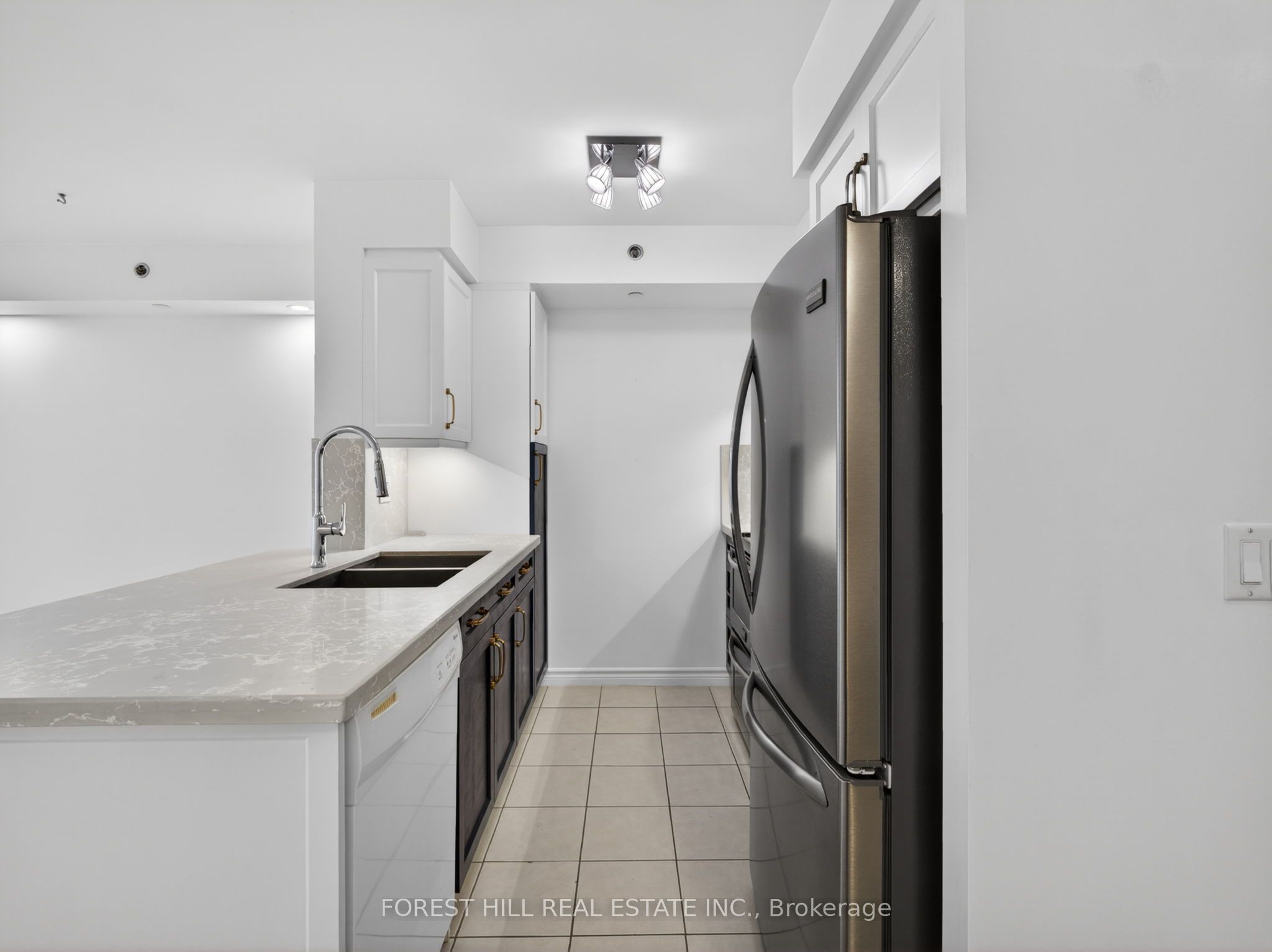 35 Saranac Boulevard 224 Property Photo 6