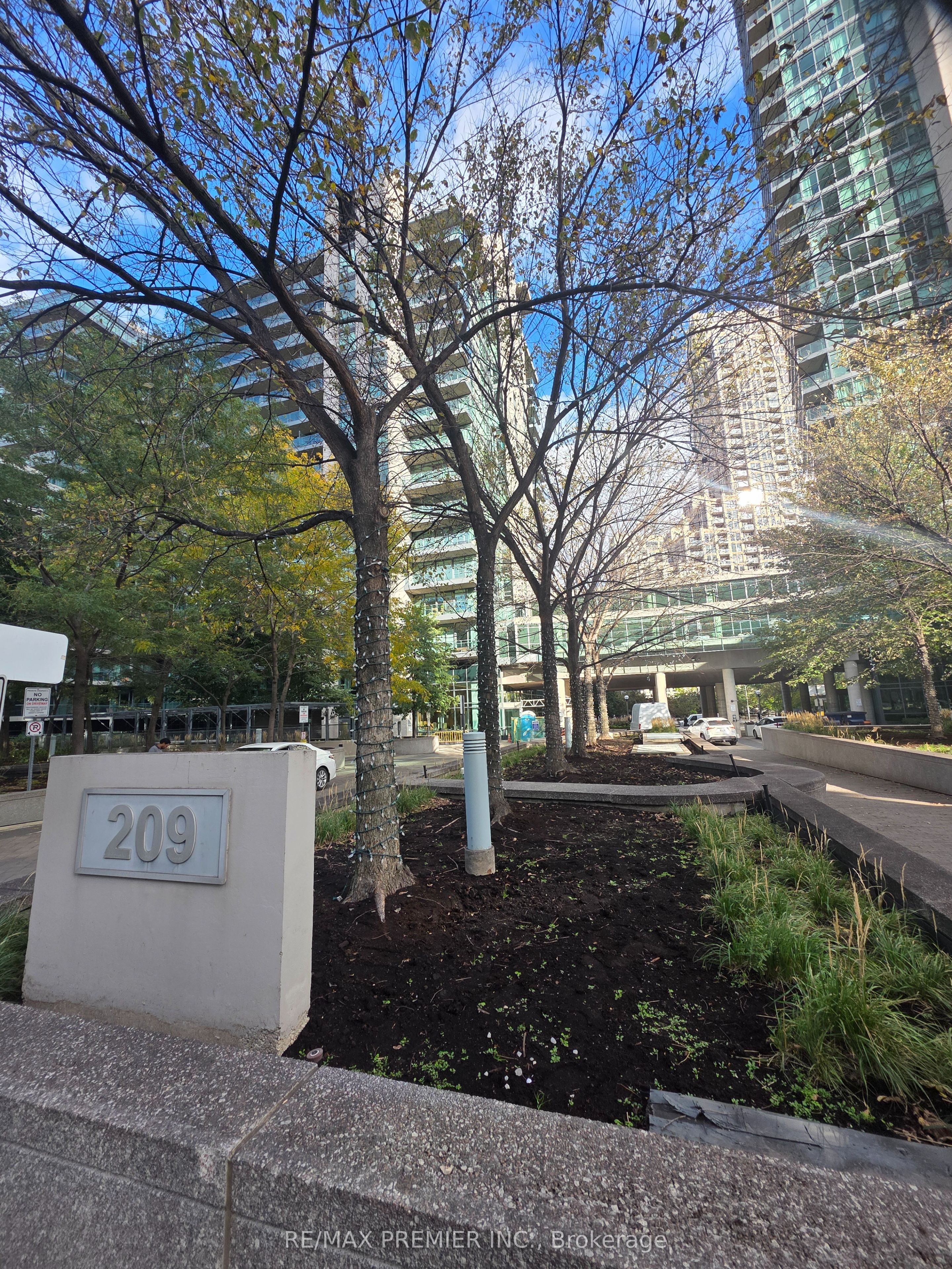 209 Fort York Boulevard 475 Property Photo 1