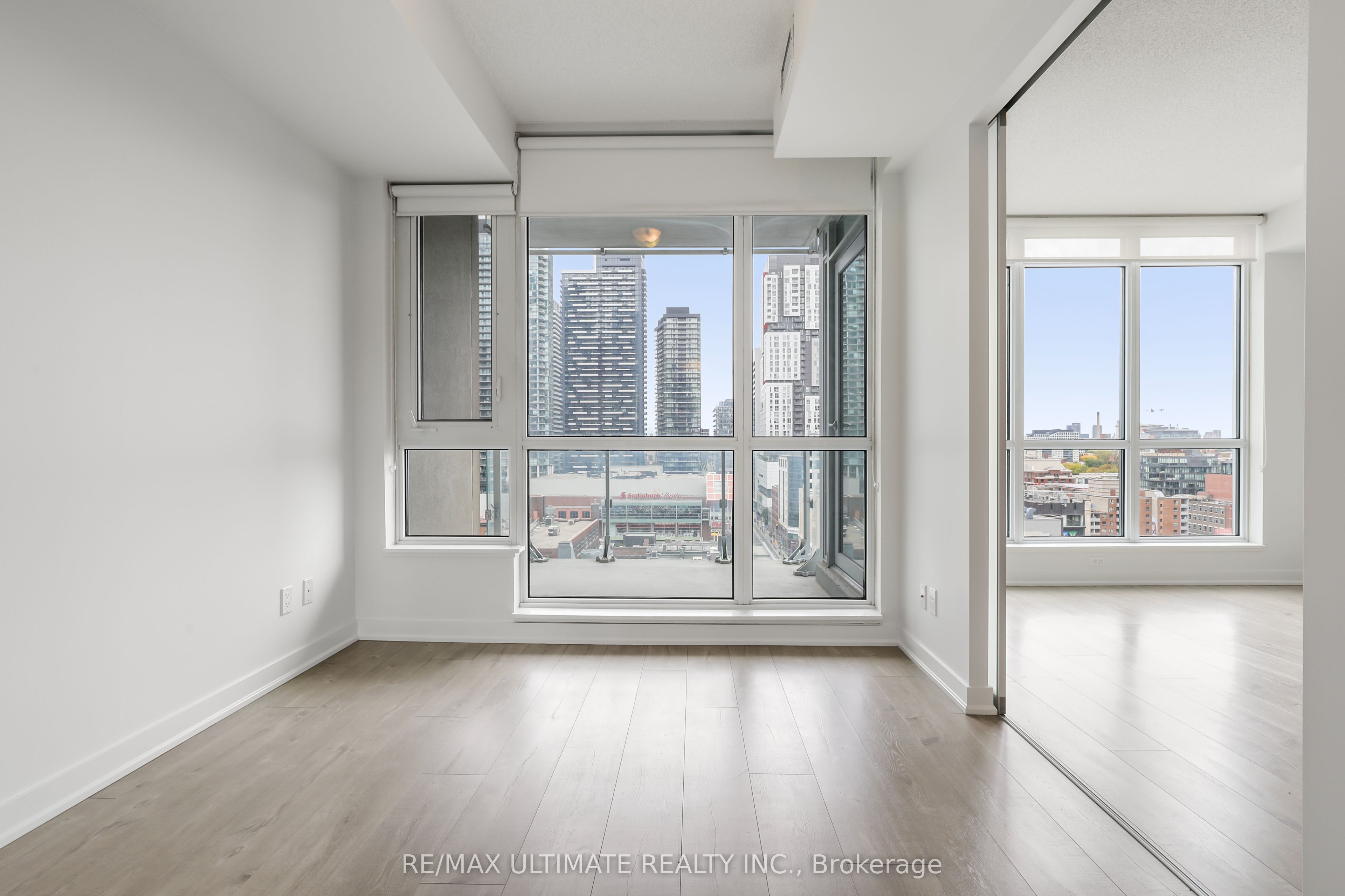 199 Richmond Street W 1408 Property Photo 10