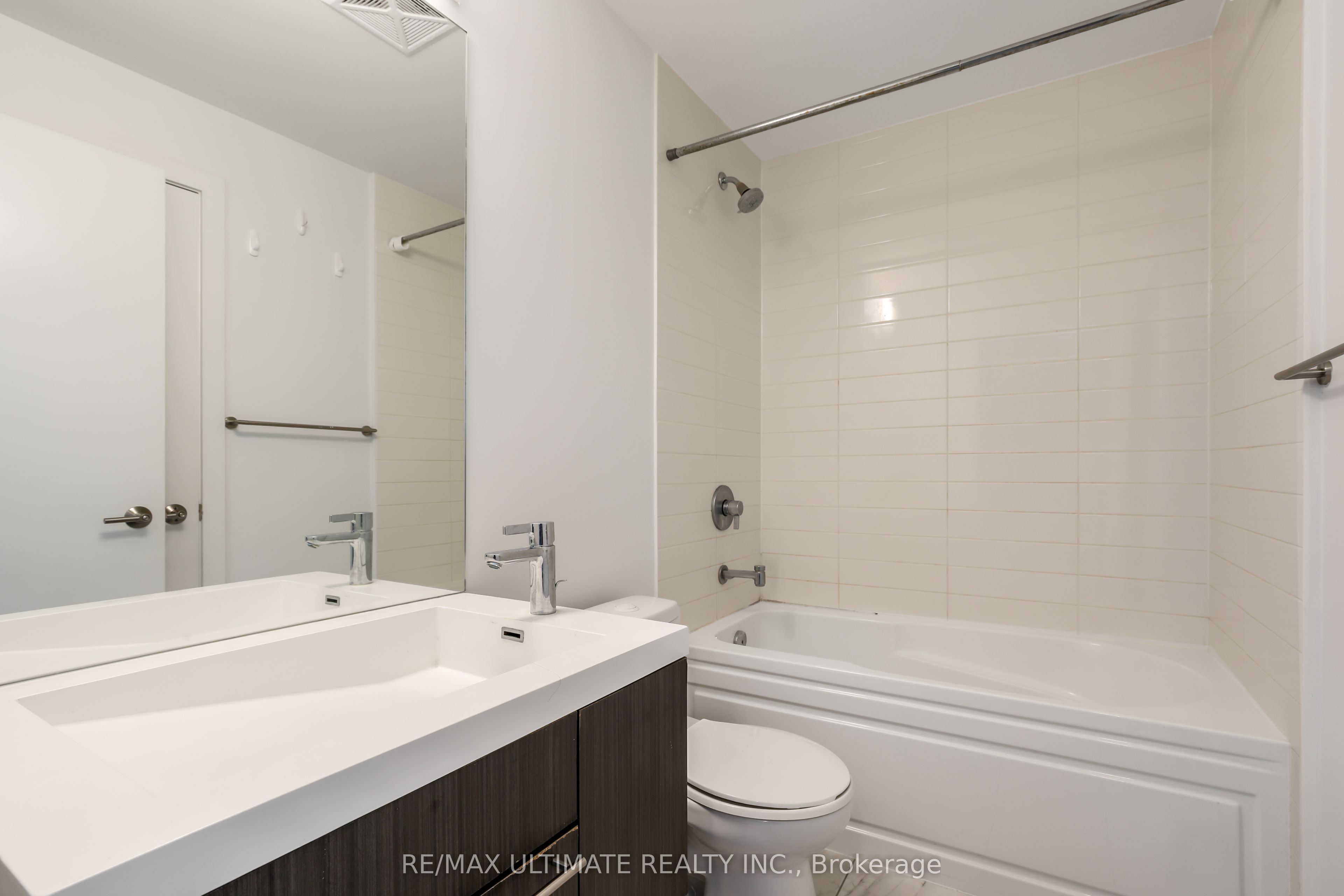 199 Richmond Street W 1408 Property Photo 13