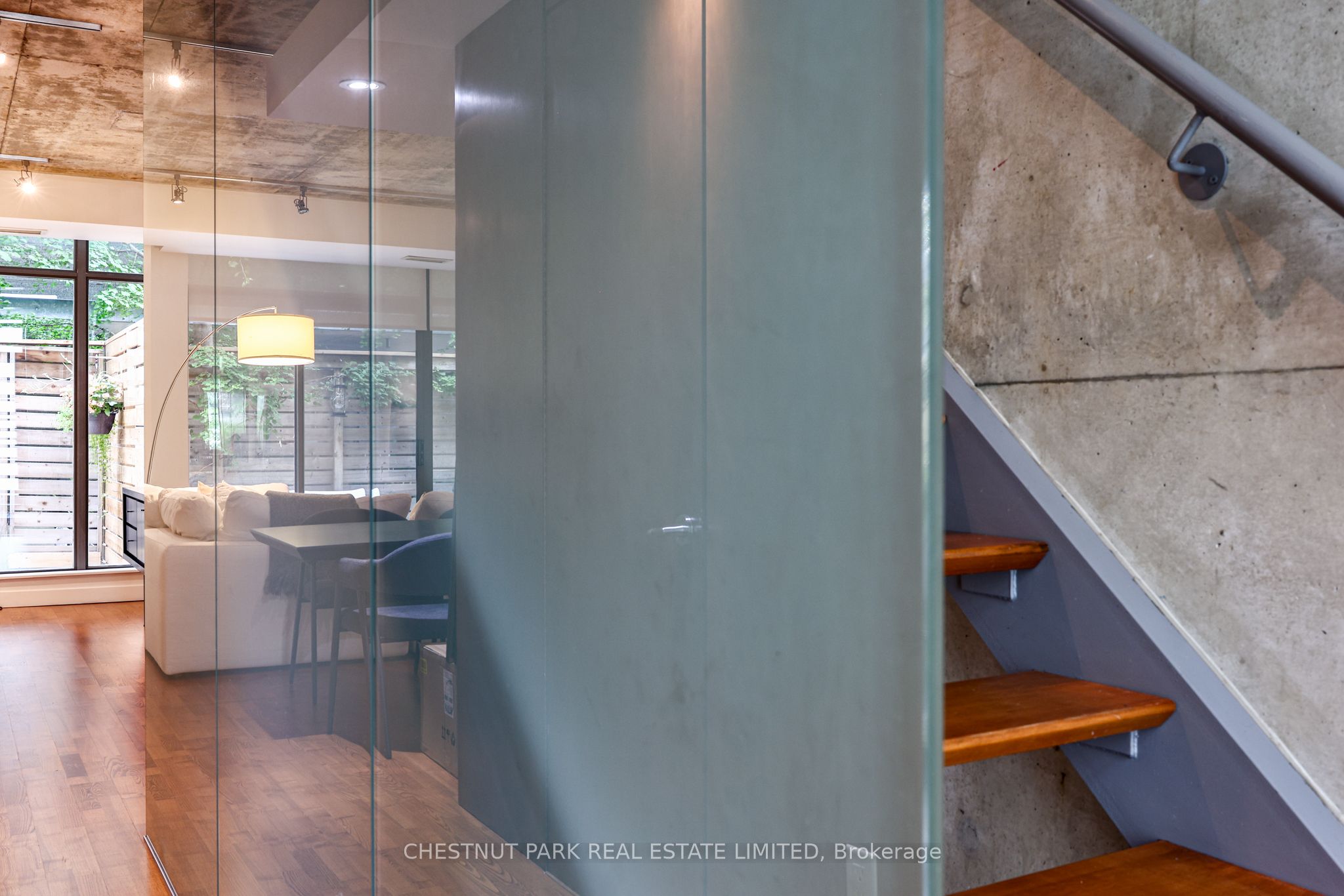 271 Mutual Street Property Photo 12