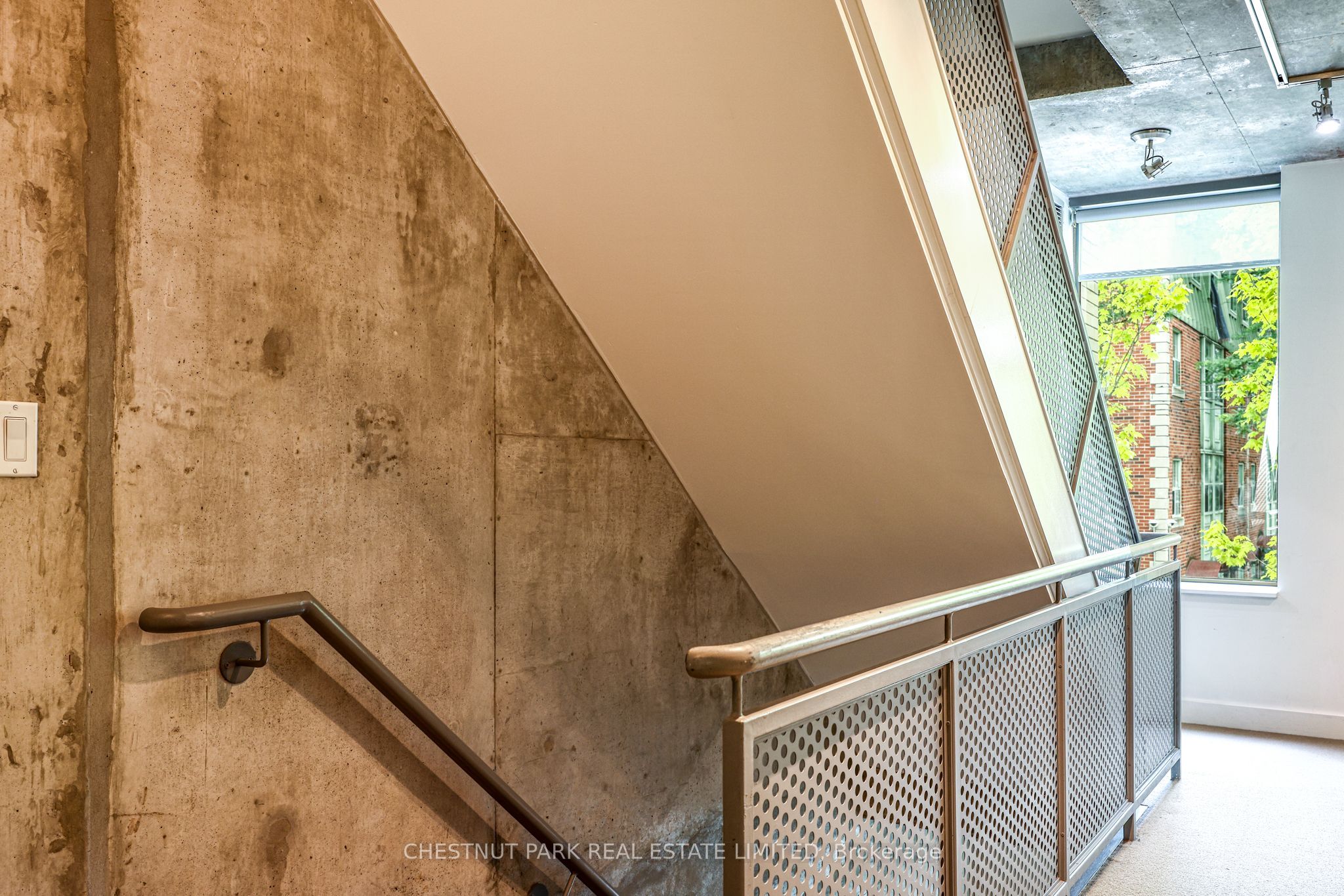 271 Mutual Street Property Photo 13