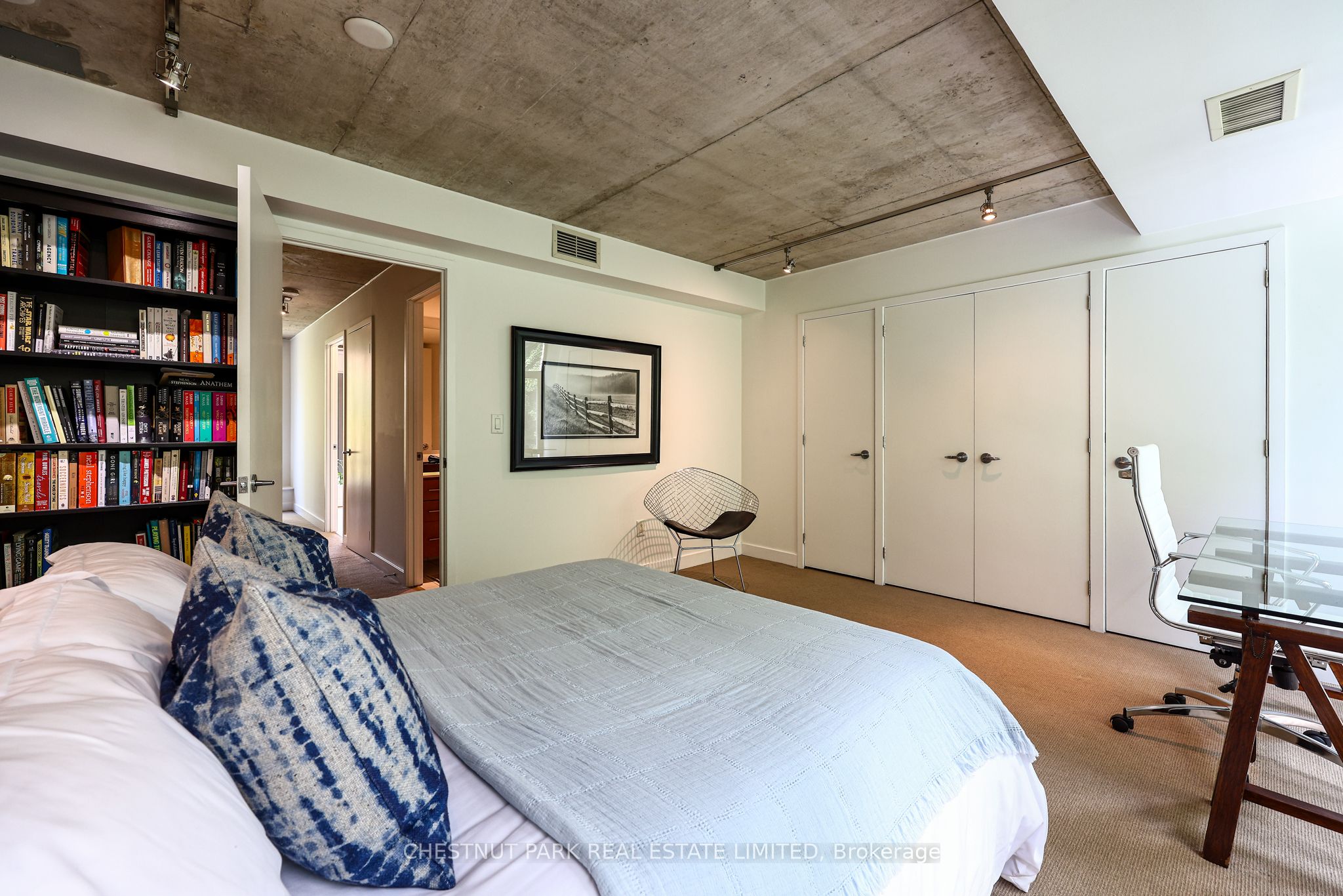 271 Mutual Street Property Photo 21