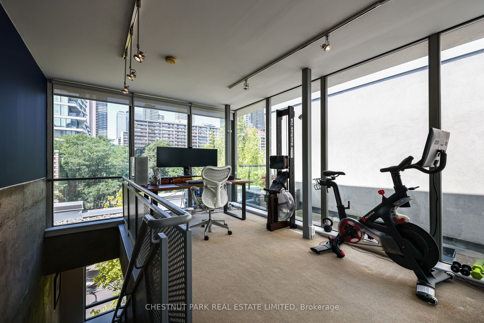 271 Mutual Street Property Photo 24