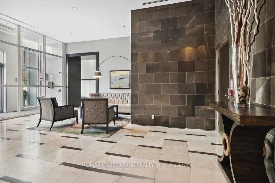 212 Eglinton Avenue E 312 Property Photo 4